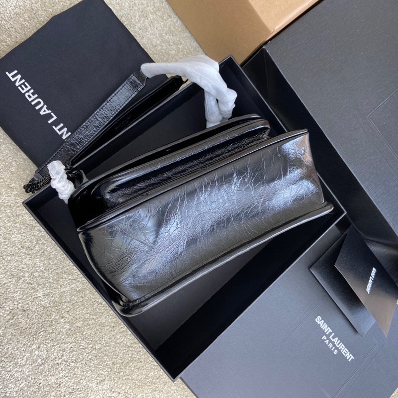 Saint Laurent 油腊黑皮/枪链 NIKI～22cm 爆裂纹 超多明星 同款