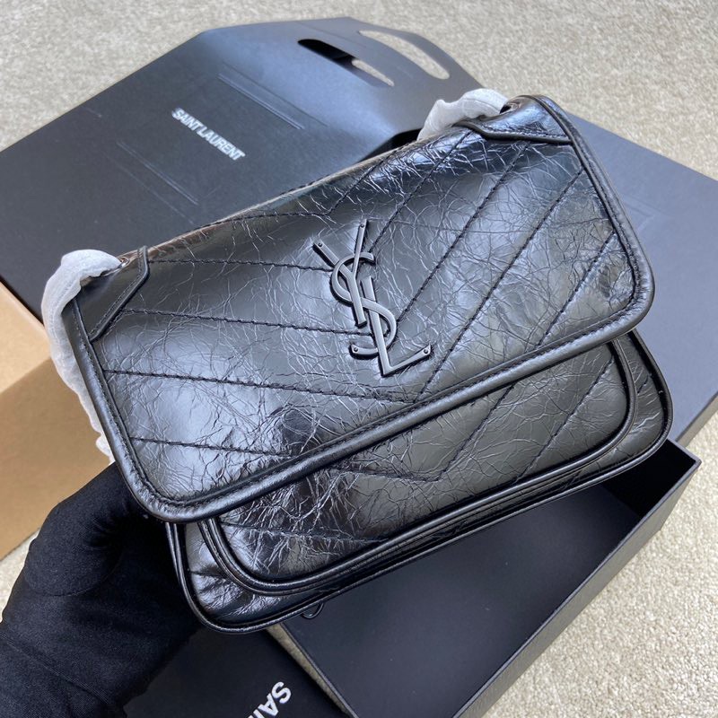 Saint Laurent 油腊黑皮/枪链 NIKI～22cm 爆裂纹 超多明星 同款