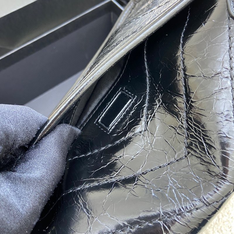 Saint Laurent 油腊黑皮/枪链 NIKI～22cm 爆裂纹 超多明星 同款