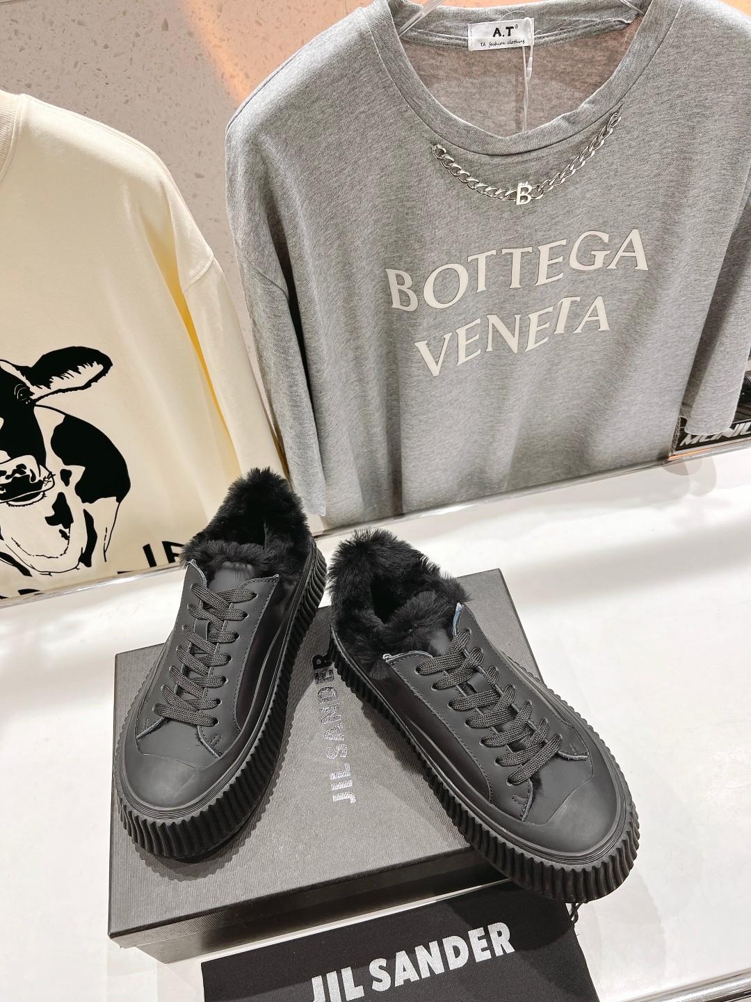 Stylish Comfort: Starnet Red Discovery King Kids’ Shoes Review - 图片 2