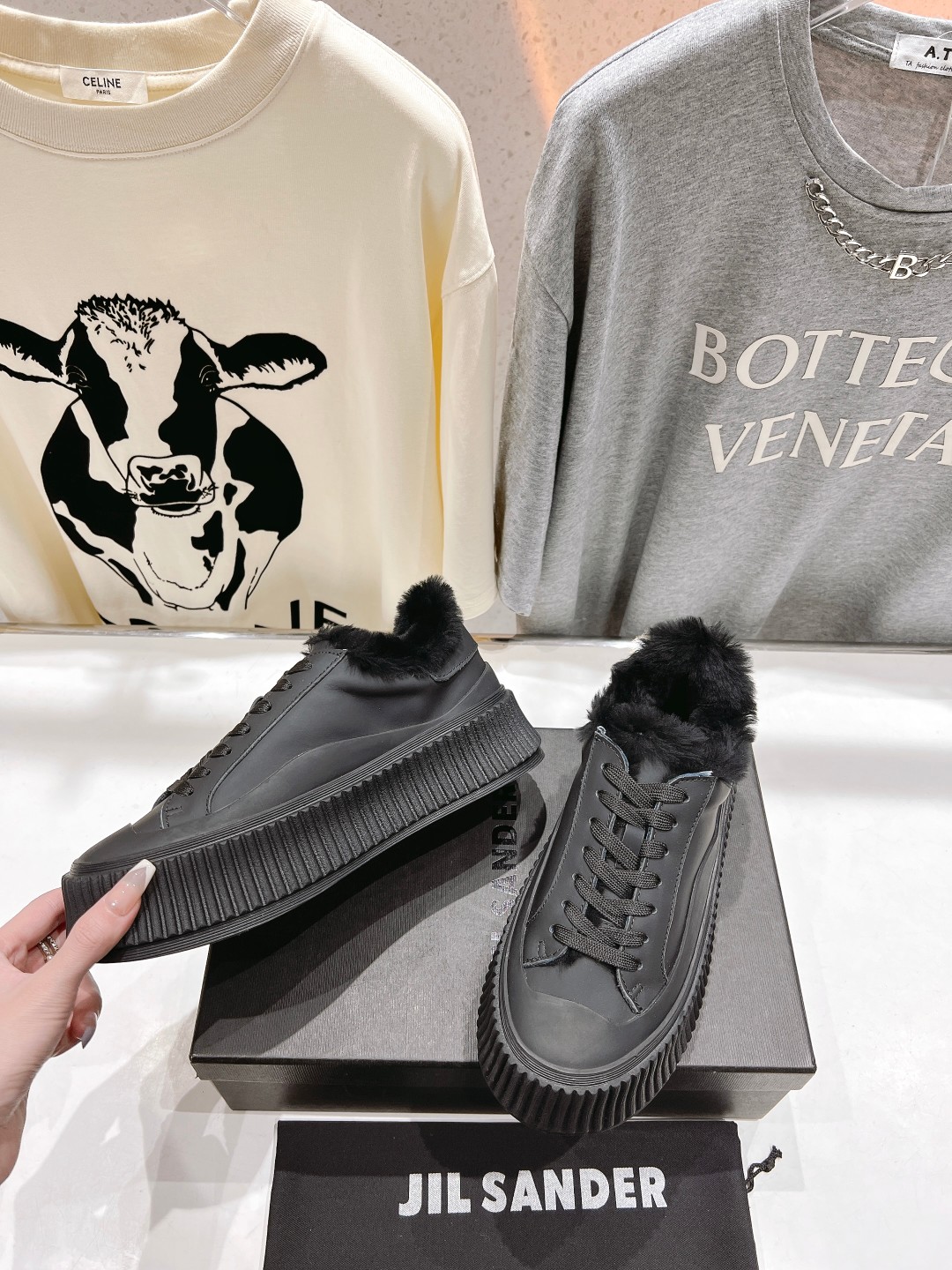 Stylish Comfort: Starnet Red Discovery King Kids’ Shoes Review - 图片 3