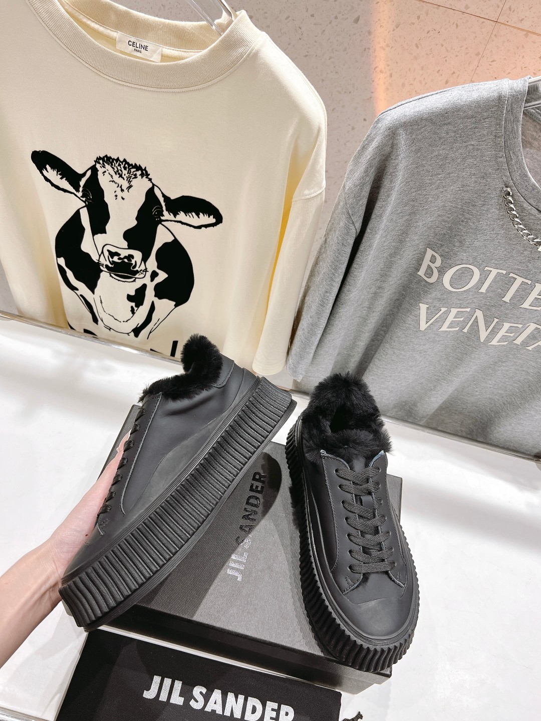 Stylish Comfort: Starnet Red Discovery King Kids’ Shoes Review - 图片 4