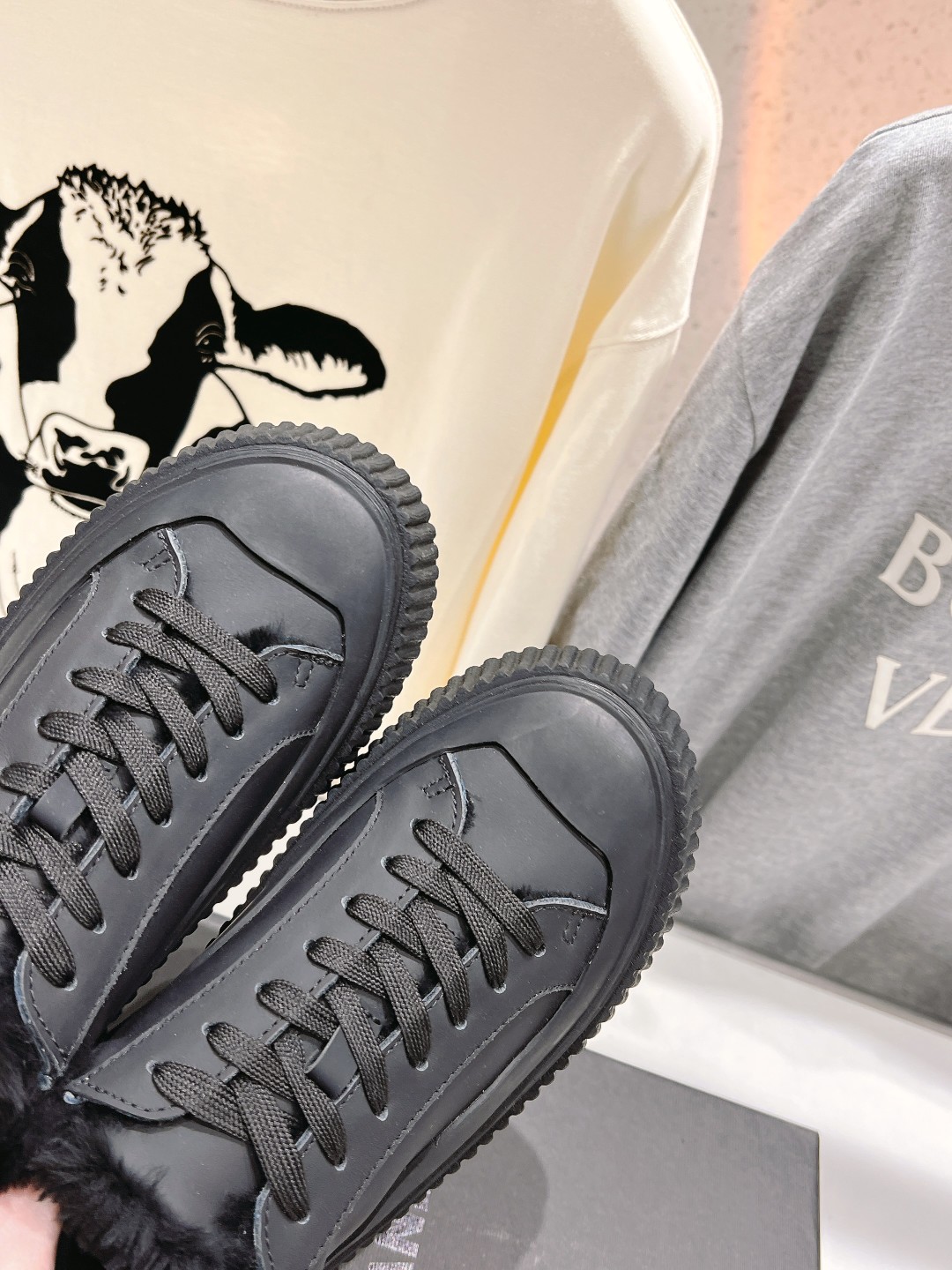 Stylish Comfort: Starnet Red Discovery King Kids’ Shoes Review - 图片 6