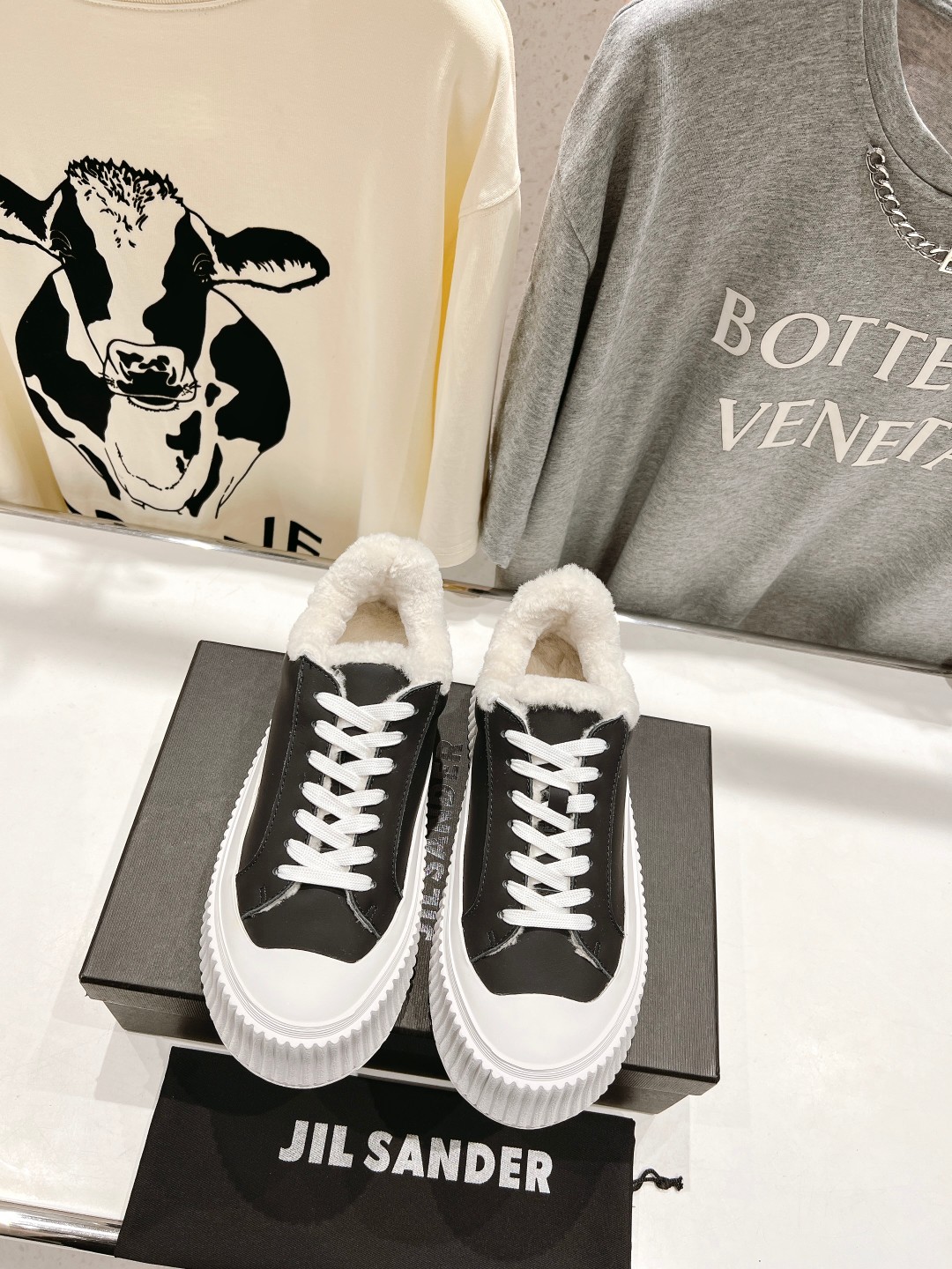 Stylish 2022 Kids’ White Shoes with Imported Wool and Cattle Skin – Top Factory Quality - 图片 1
