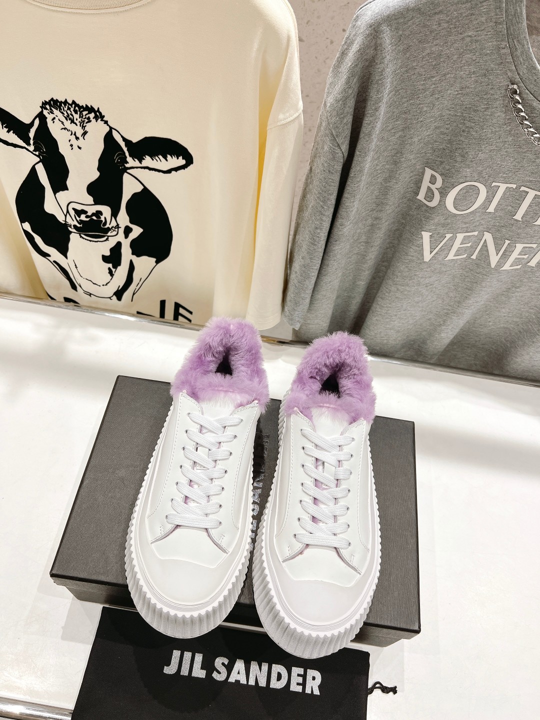 Stylish 2022 Kids’ White Shoes with Imported Wool Lining – Top Quality!