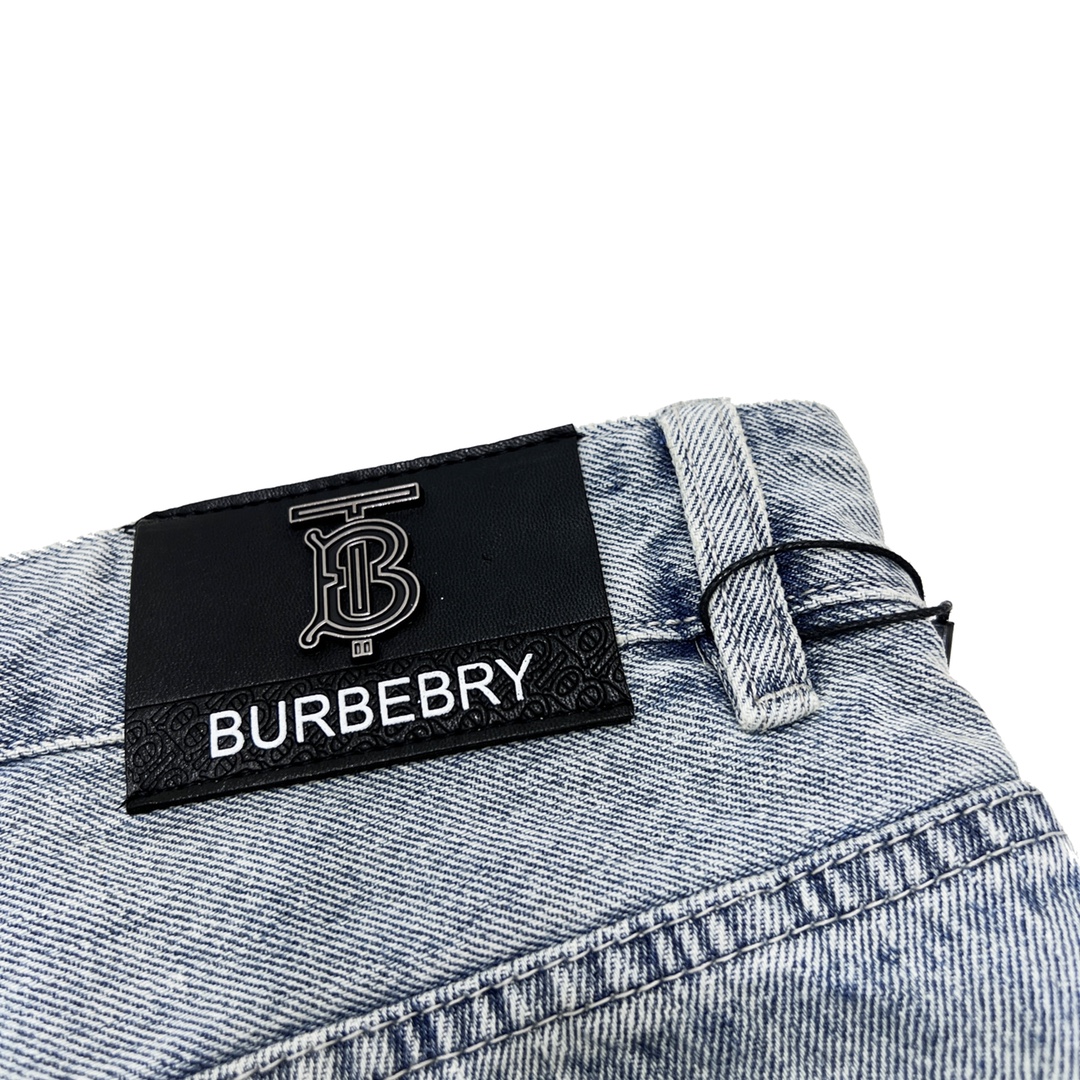 260 Burberry/巴宝莉 简约复古LOGO牛仔裤