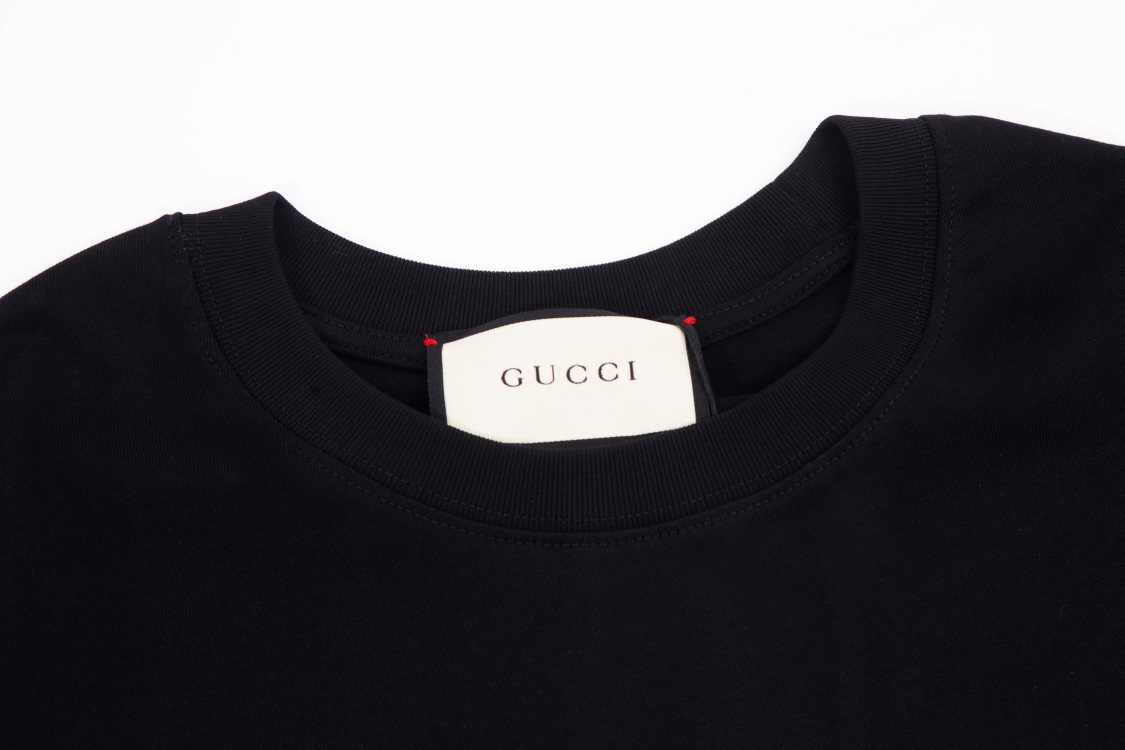 170 Gucci 古驰 简约字母logo印花短袖 Logo标识精致升级