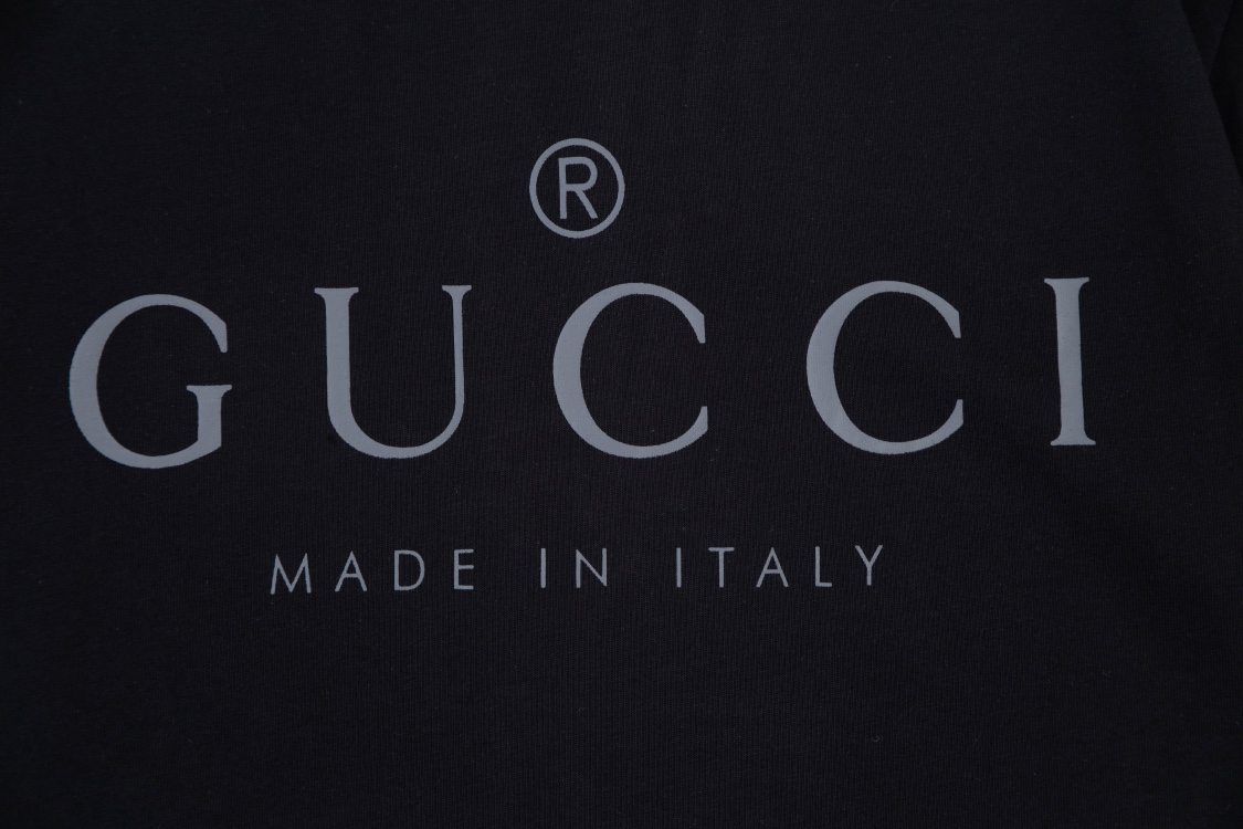 170 Gucci 古驰 简约字母logo印花短袖 Logo标识精致升级