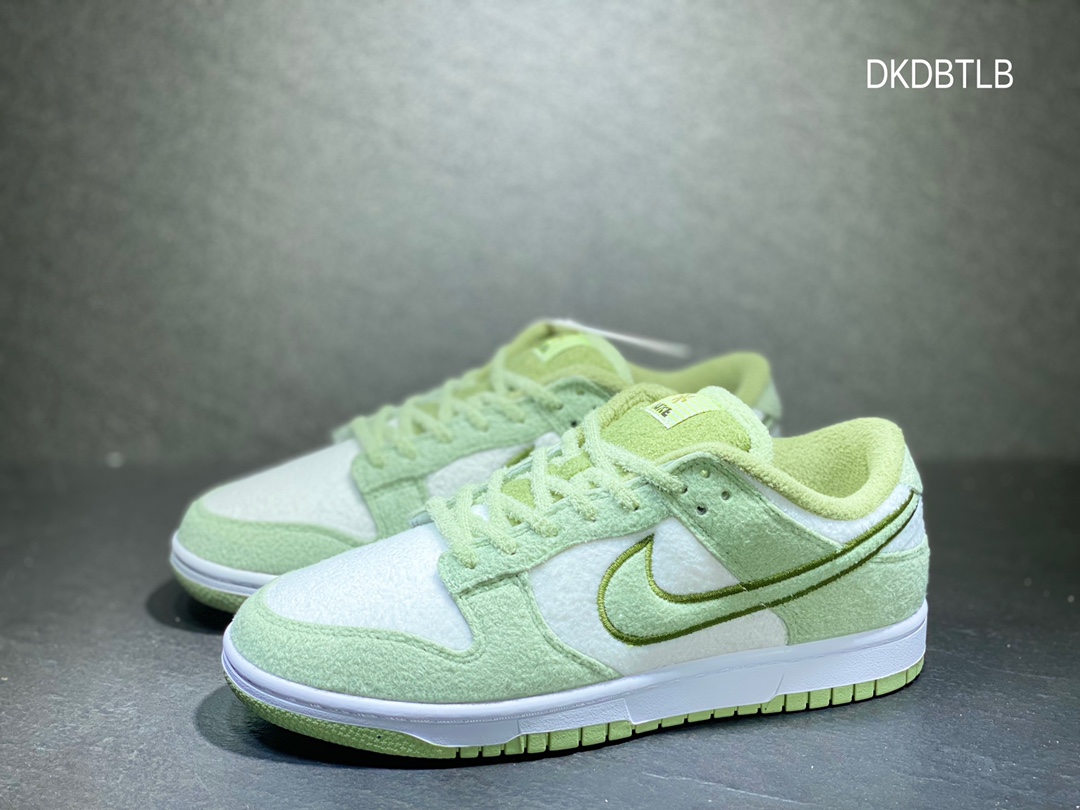 220 Nike SB dunk Low 低帮休闲运动滑板板鞋  DQ7579-300