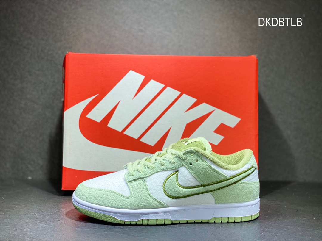 220 Nike SB dunk Low 低帮休闲运动滑板板鞋  DQ7579-300