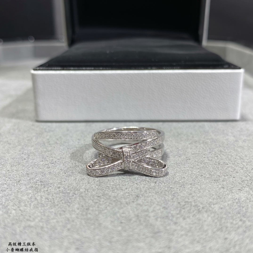  9️⃣2️⃣5️⃣ （码数5678）香奈儿蝴蝶结戒指💍全新RUBAN系列高级珠宝作品 线条灵动的蝴蝶结