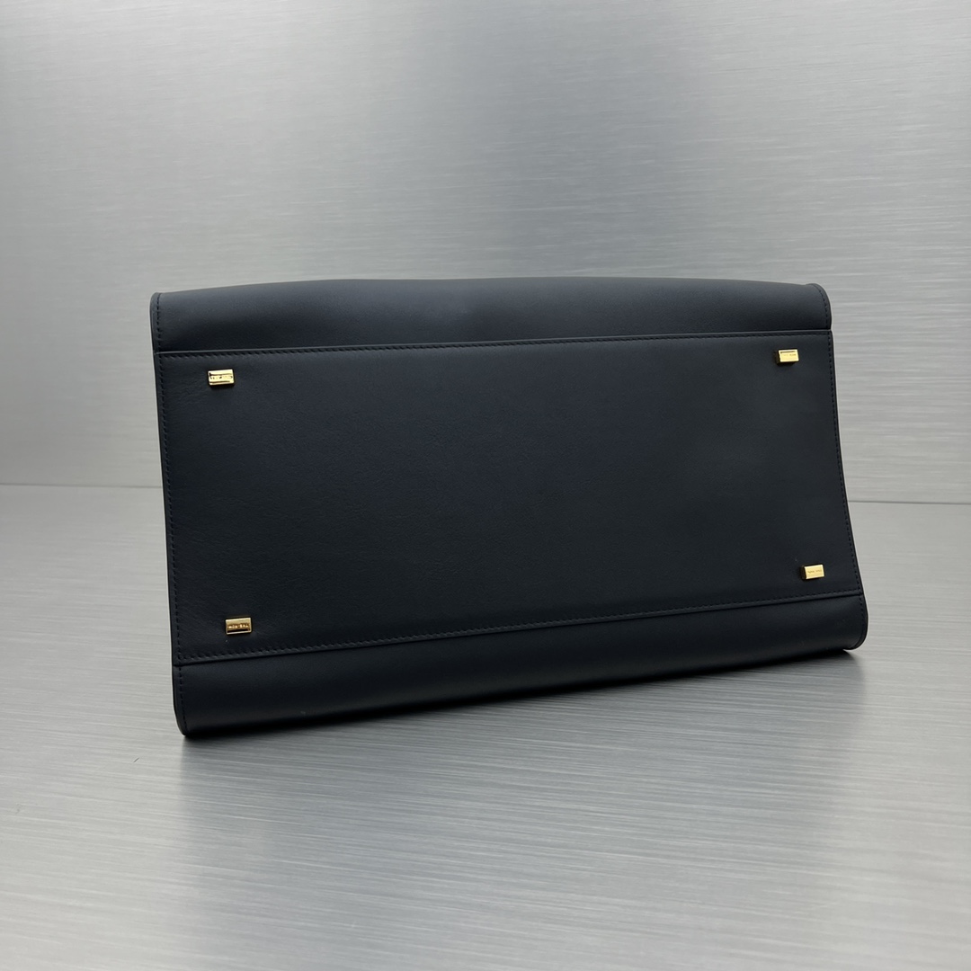 The Row {Medium plain black}