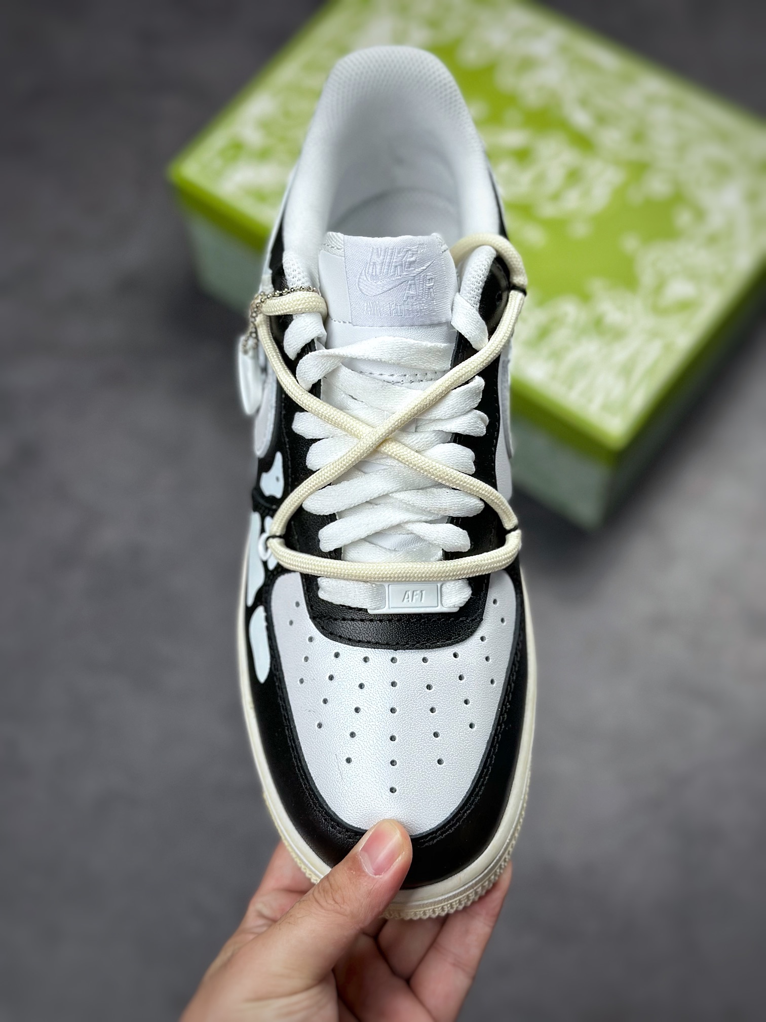 250 Nike Air Force 1 Low 07 骷髅脚趾黑白 CW2288-111