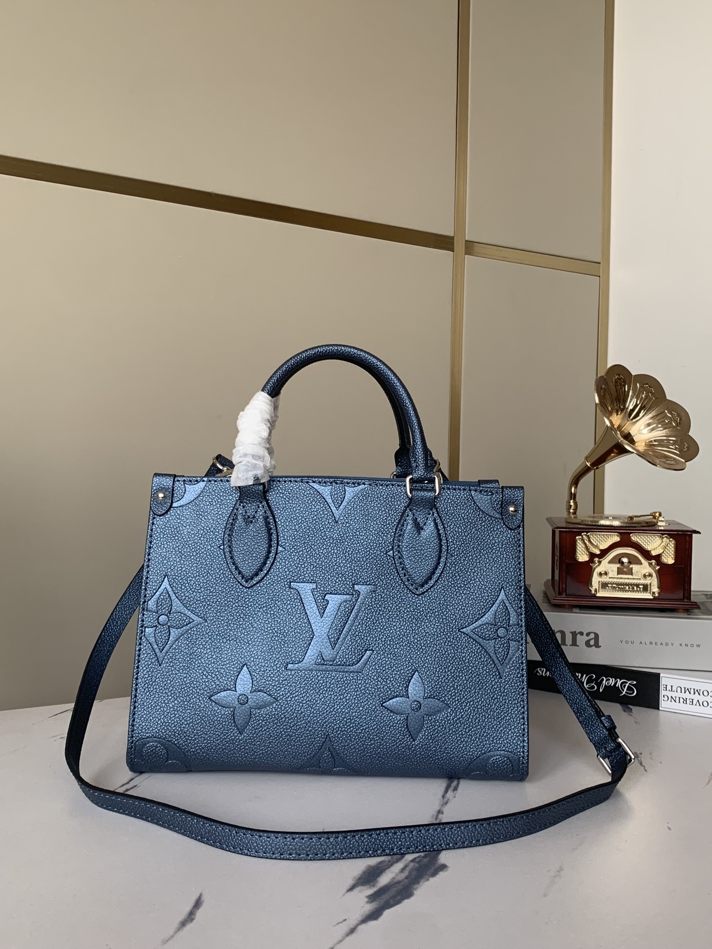 M45653 serie mommy bag de piel íntegramente azul nacarado