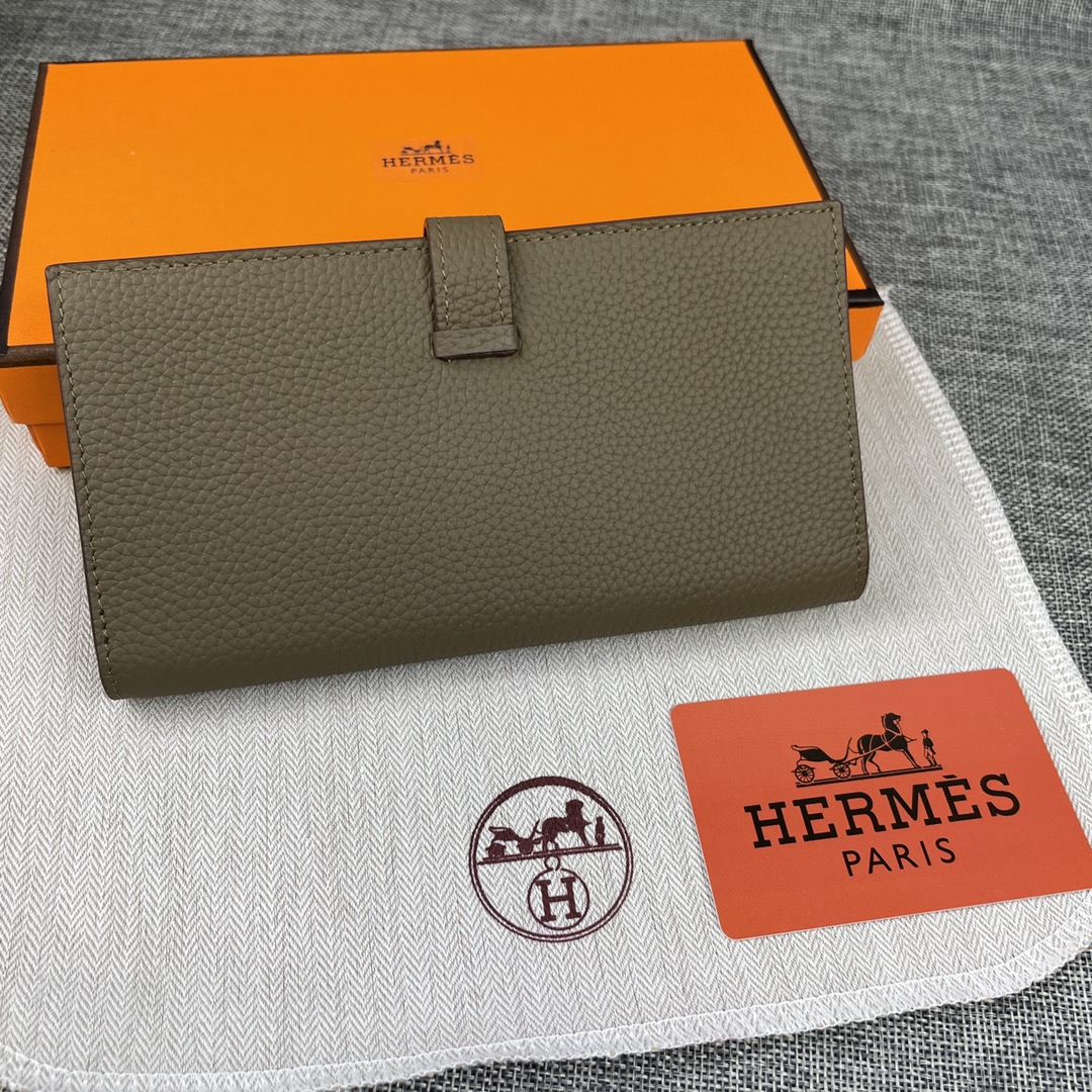 【Hermes 原版皮】。
爱马仕女士新款纯色皮革内拉链口袋竖款钱包 
💋专柜对版复刻，内有原厂代工码
