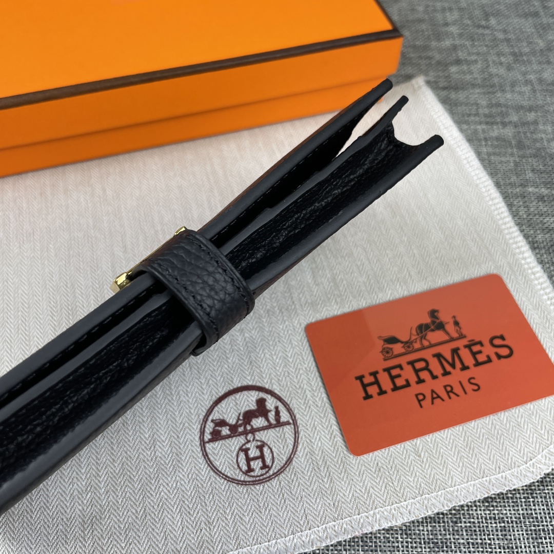 【Hermes 原版皮】。
爱马仕女士新款纯色皮革内拉链口袋竖款钱包 
💋专柜对版复刻，内有原厂代工码
