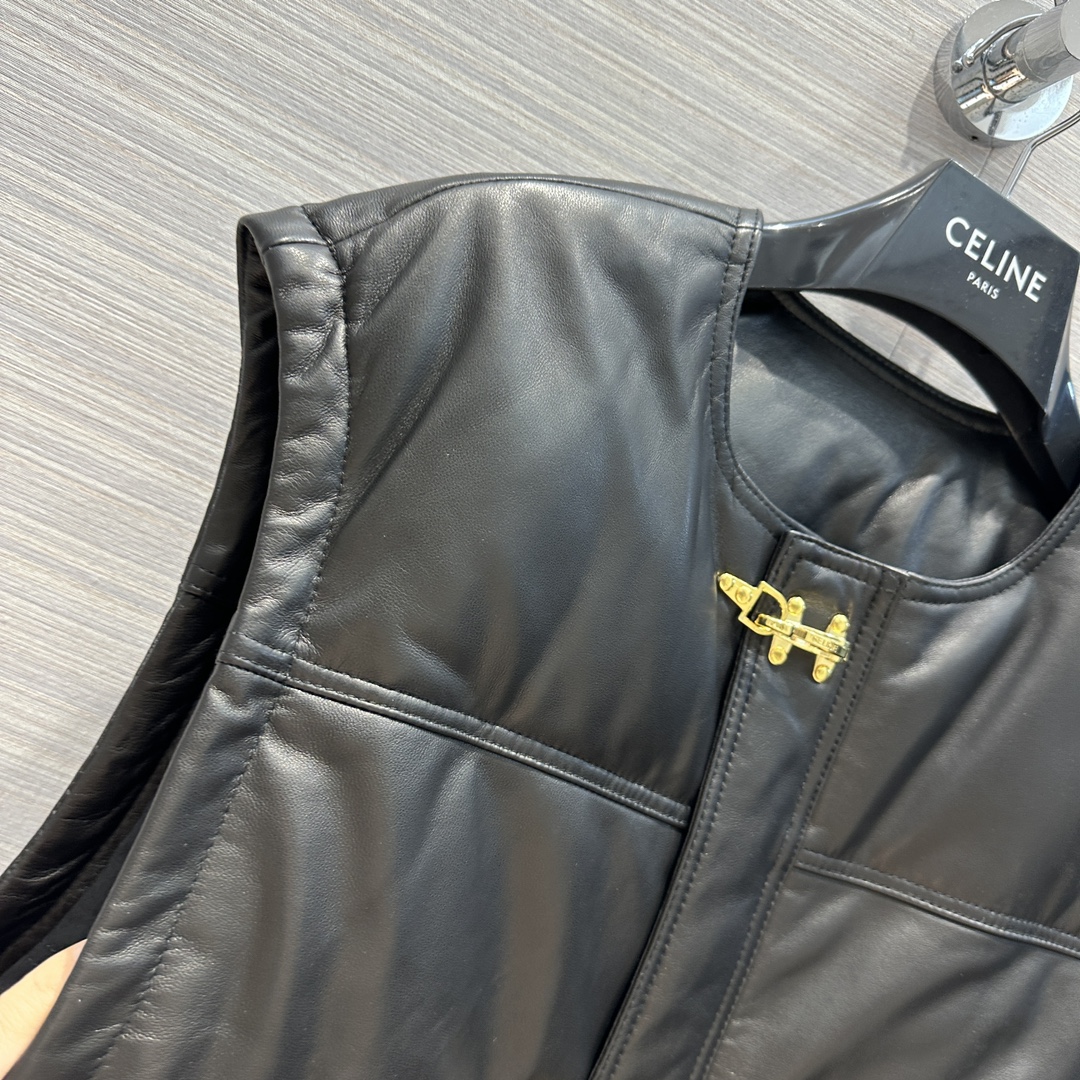 2022CEL*NE秋冬叠搭神器!羔羊皮绗缝羽绒马甲