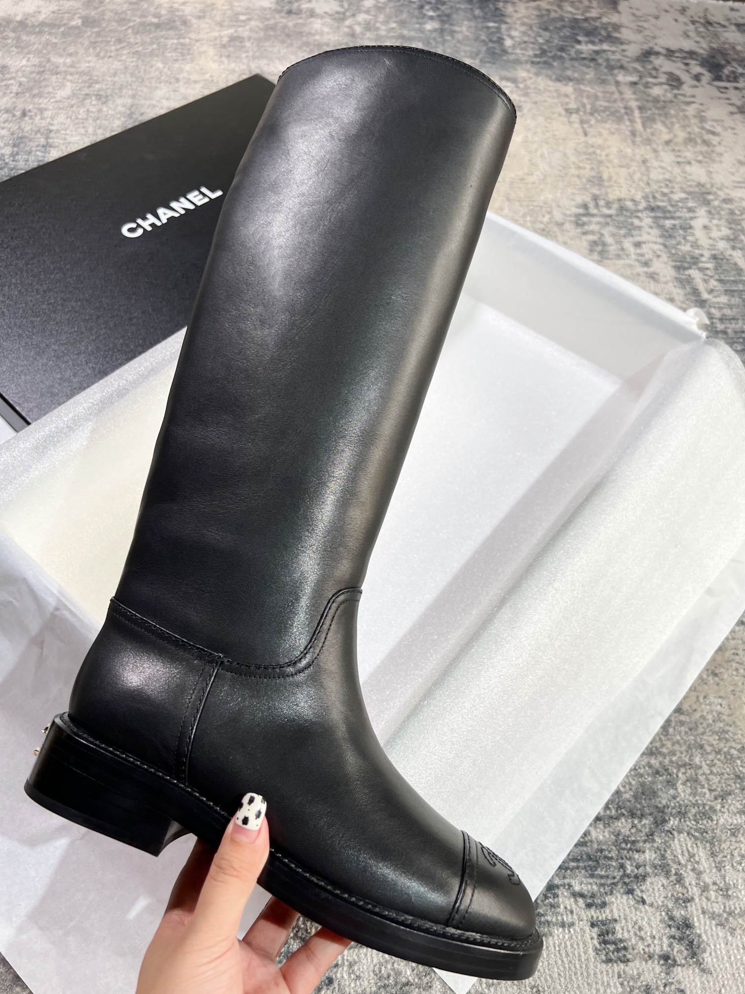 NO:615218,More details, purchasing agent grade, golden embroidered pull tabs inside the boots, imported calfskin upper with delicate leather texture... Italian grade A genuine leather outsole, boots, boots, cowhide, Leather soles19860909更多细节代购级 靴子内里金色刺绣拉环 进口小牛皮鞋面细腻的皮纹… 意大利A级真皮大底,靴子,boots,cowhide,Leather soles,Women's Shoes