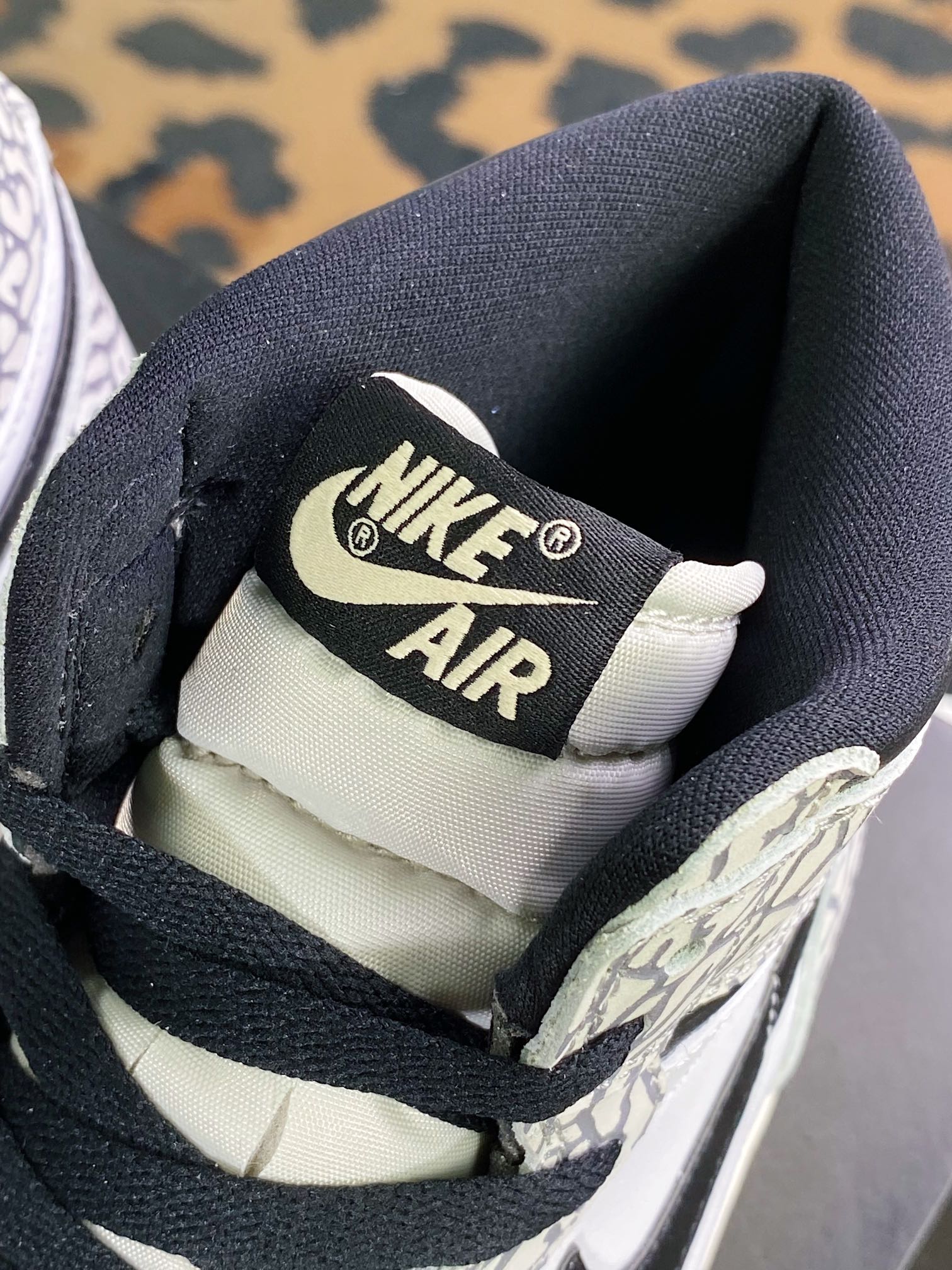 320  Air Jordan 1 Retro High OG”White Cement”AJ1代经典复古篮球鞋“白黑灰爆裂纹”DZ5485-052