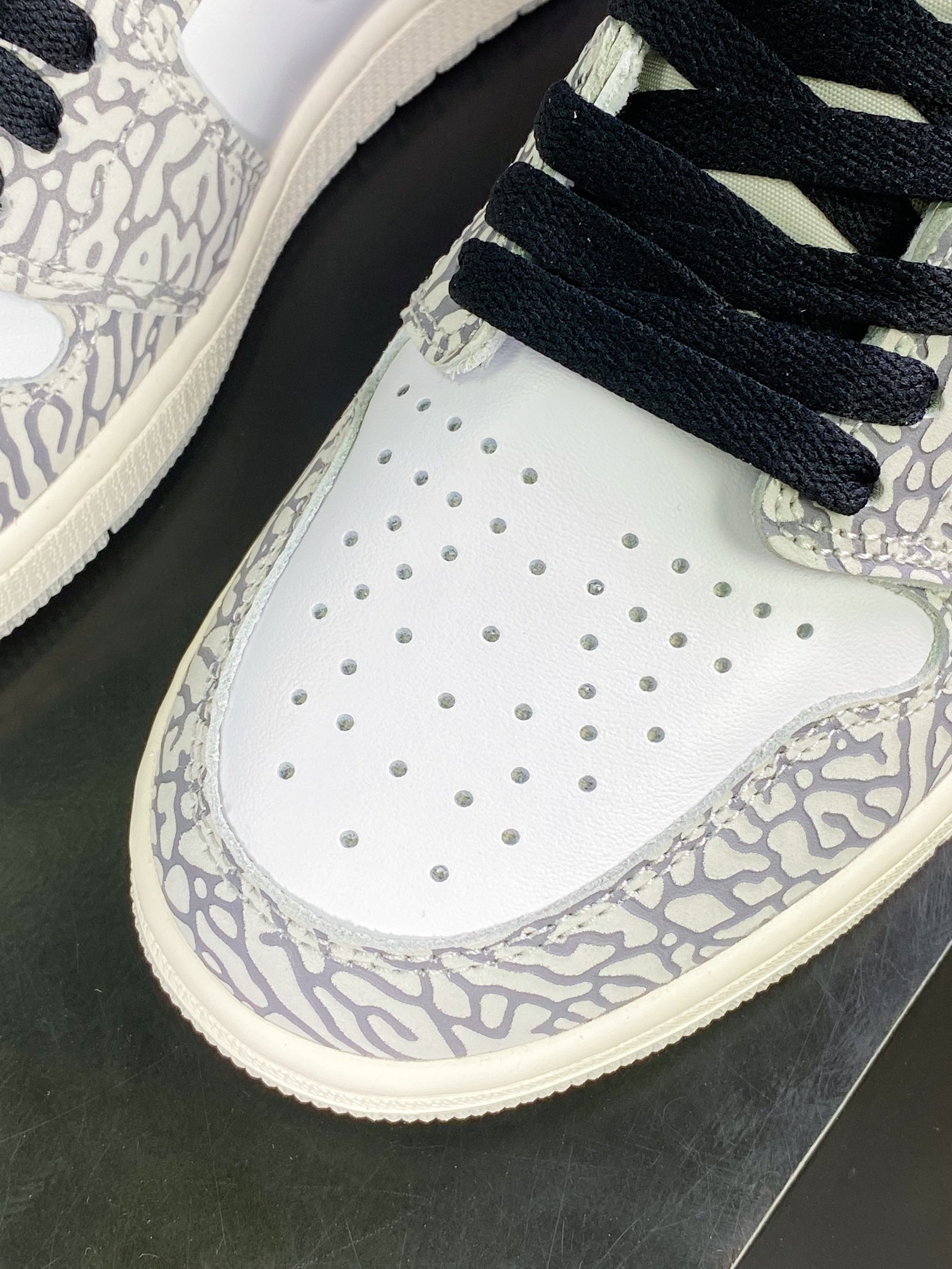 320  Air Jordan 1 Retro High OG”White Cement”AJ1代经典复古篮球鞋“白黑灰爆裂纹”DZ5485-052