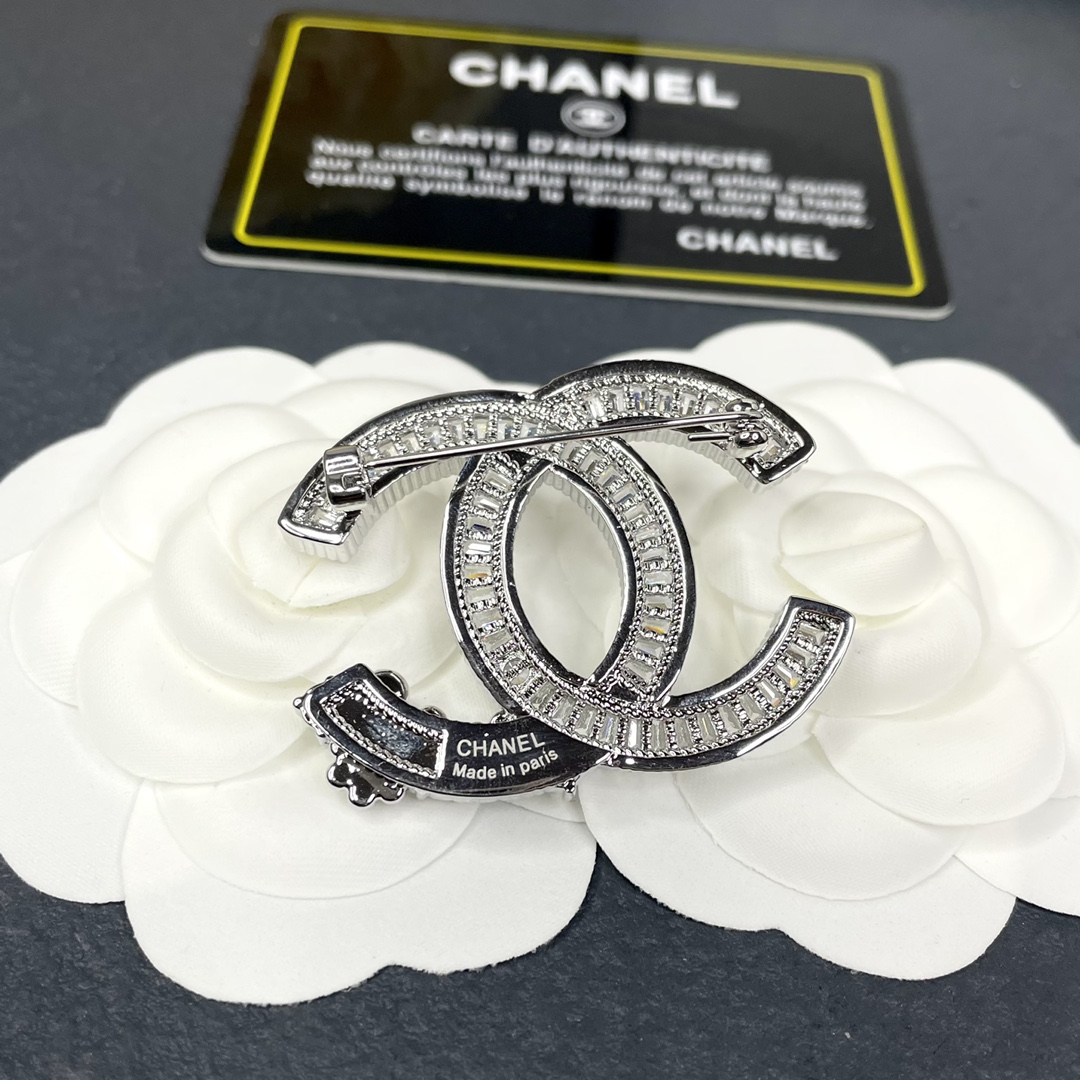 Chanel Chanel 银色满钻 珍珠CC 梅花 胸针
