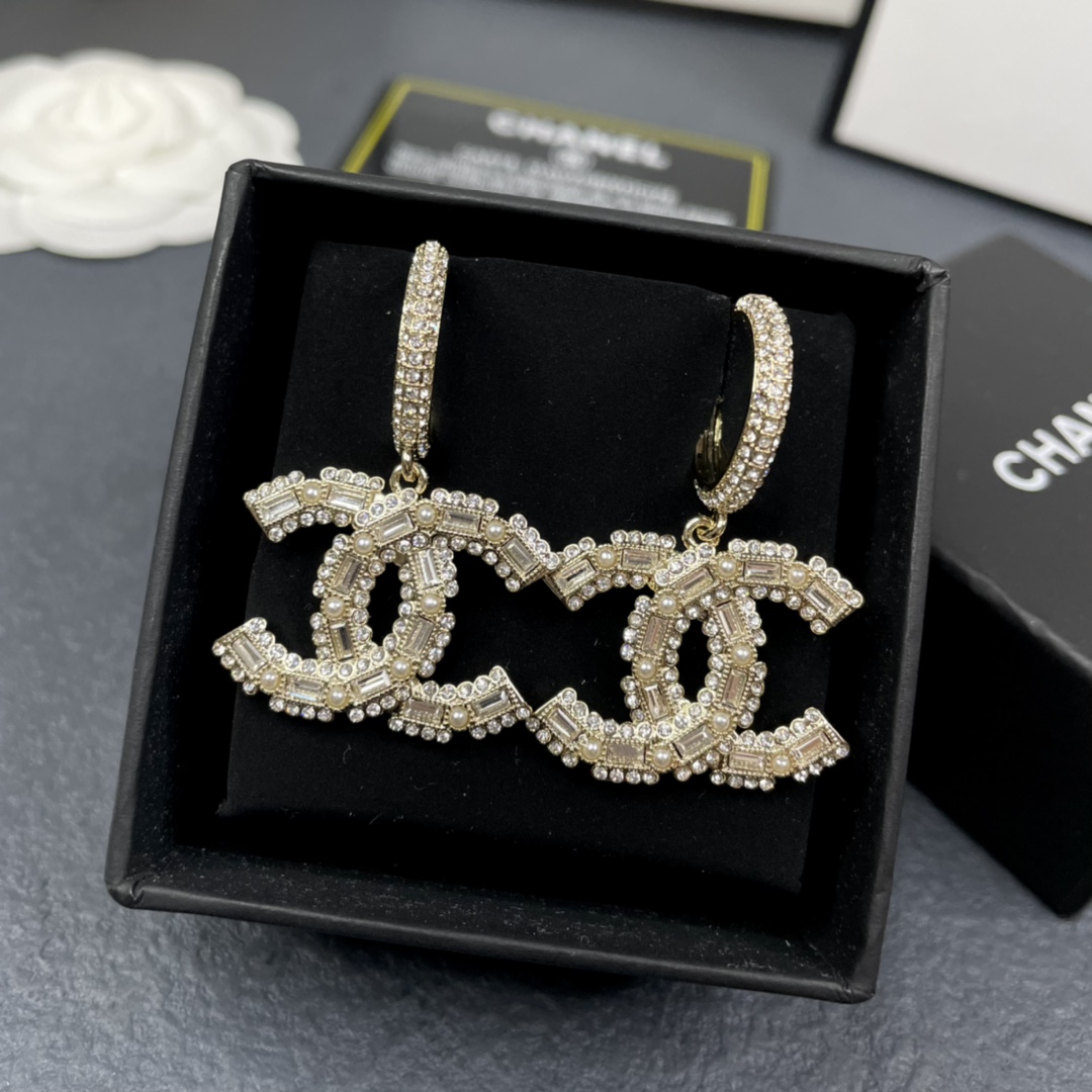 NO:574293,Xiaoxiang new style pearl inlaid diamond ear hook earrings, Chanel earrings, chanel, earrings19860909小香 新款 珍珠镶钻方钻 耳钩耳环,香奈儿耳钉,chanel,earrings,Jewelry