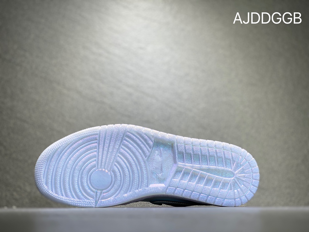 240 Nike AIR JORDAN 1 Low AJ1 乔丹低帮篮球鞋 FB1874-101