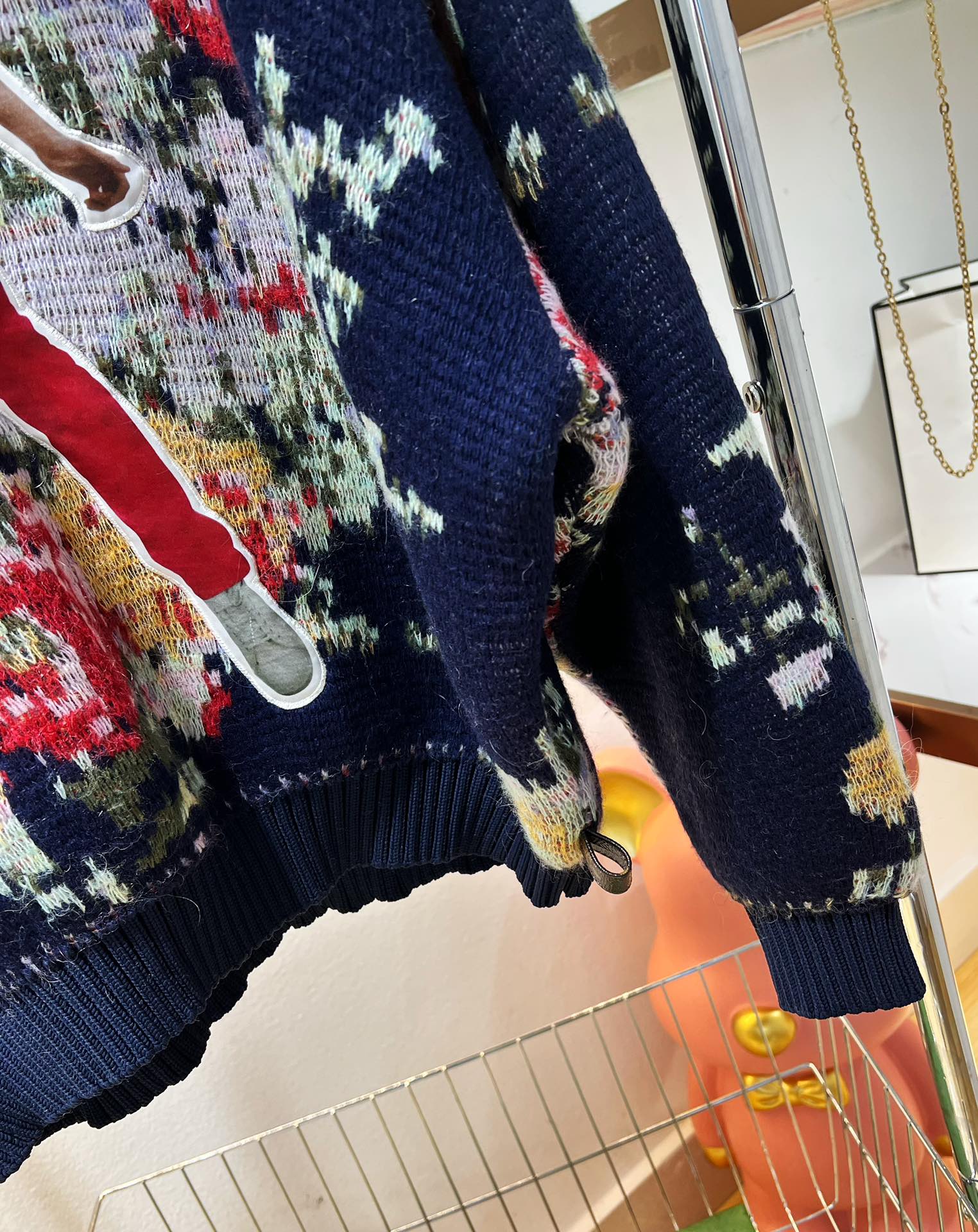 2022Louis Vuitton 22SS秋冬新款霓虹人像贴片提花针织上衣毛衣
