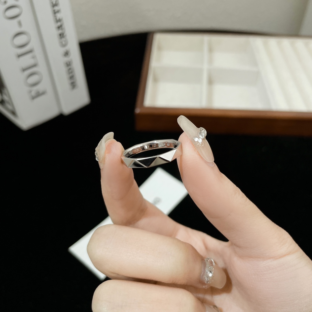 
全世界唯一一枚Graff Signature婚戒？||Graff家这款小众又好看的几何对戒，bling