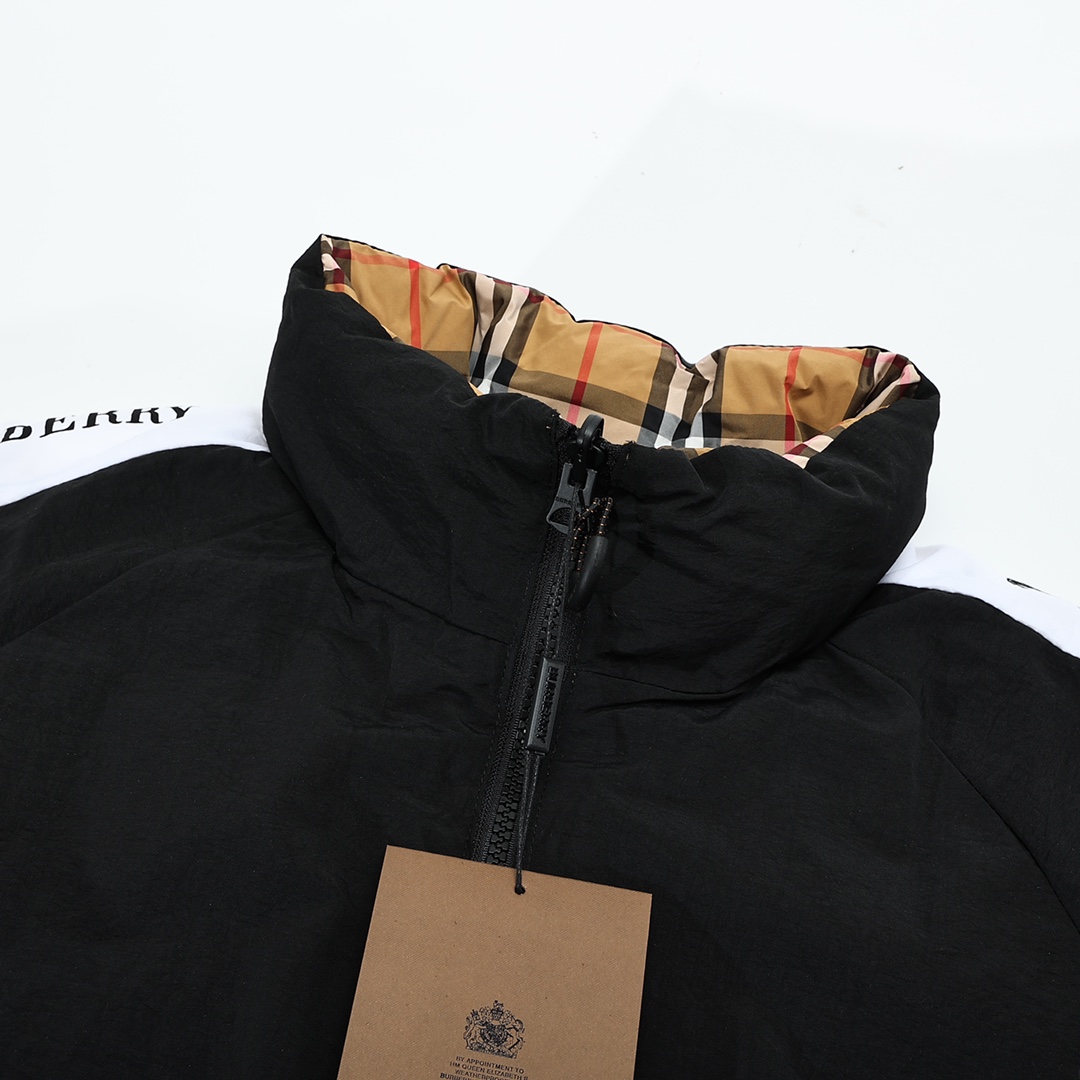 700 Burberry/巴宝莉格纹两面穿羽绒服 Burberry独特双面羽绒服明星同款