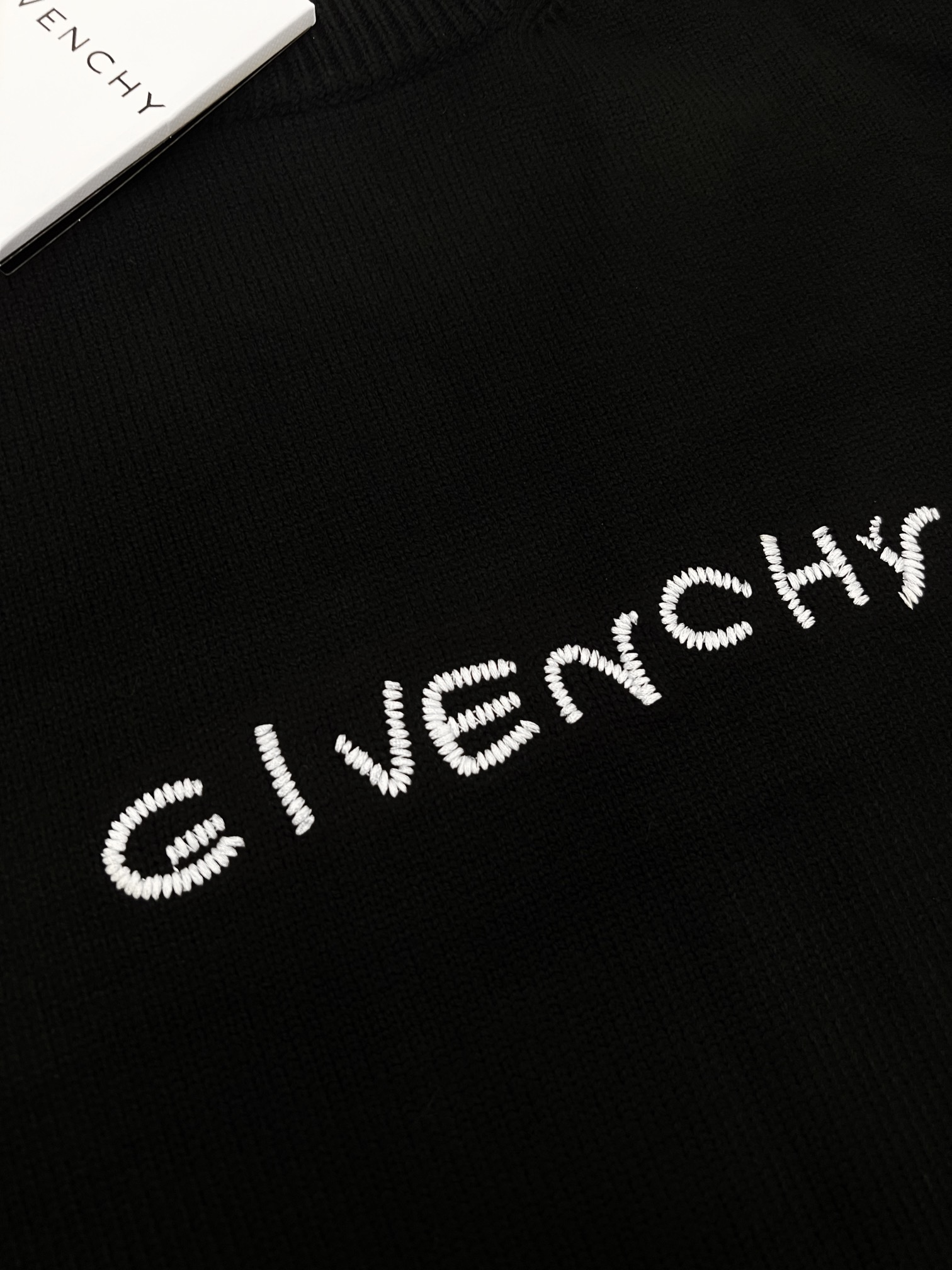 GIVENCHY/纪梵希小标刺绣简约款休闲毛衣