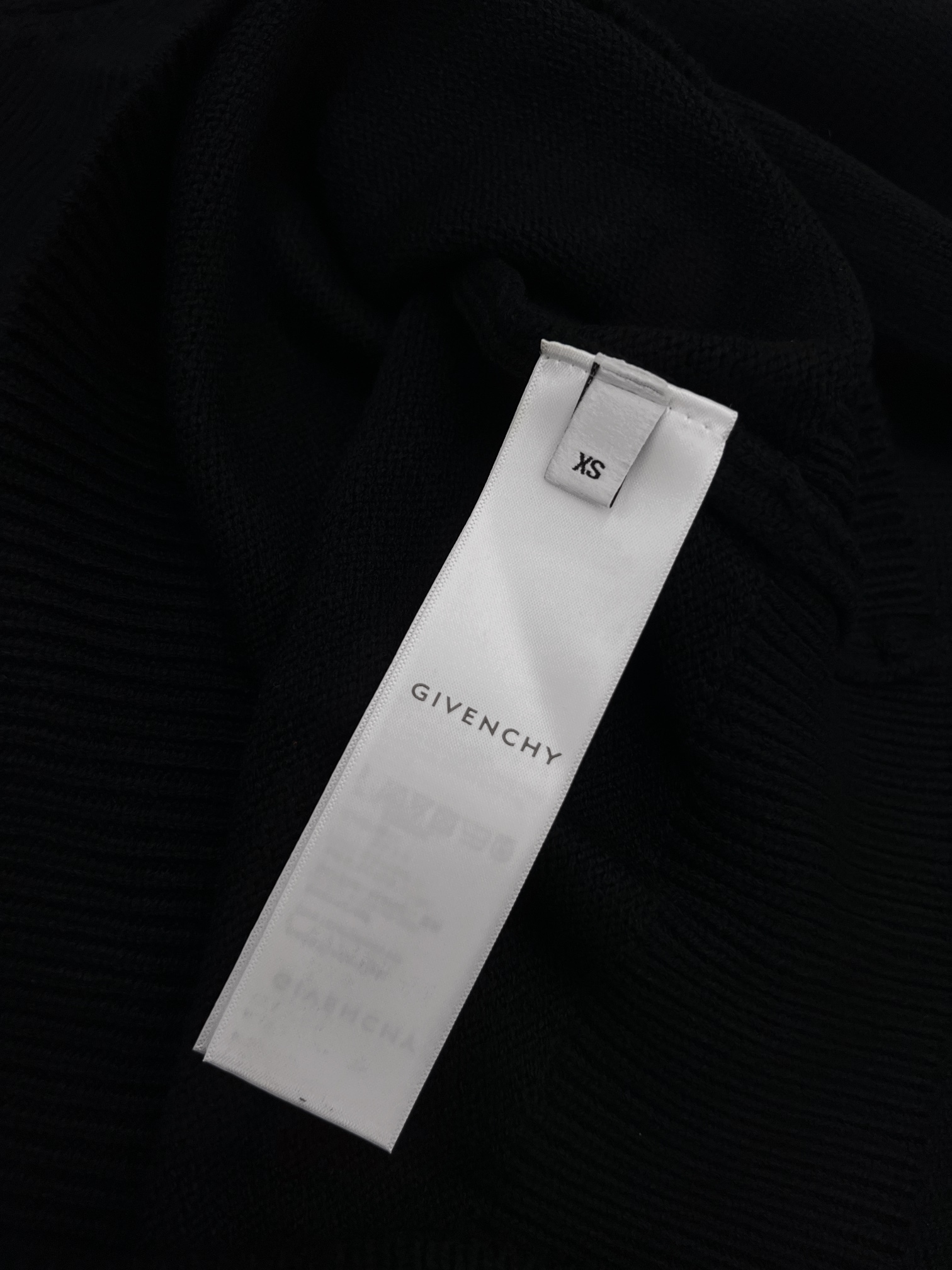 GIVENCHY/纪梵希小标刺绣简约款休闲毛衣