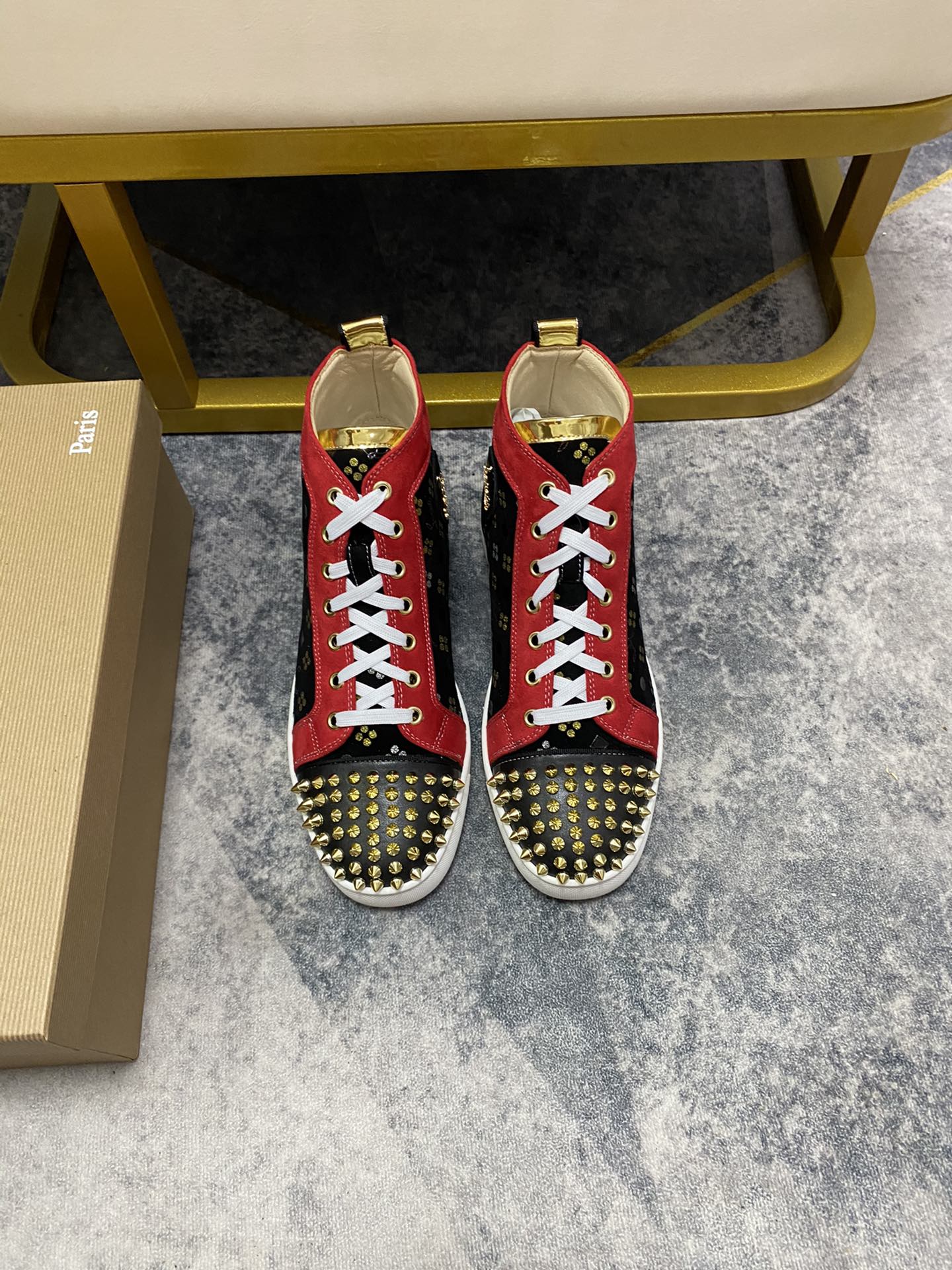 NO:690001,Customized model (couple model). Christian louboutin (CL red sole shoes) counter hot diamond series, casual sneakers for couples, exclusive hot model release event, latex foot pads, finished outsole sewing line [satisfied] female 35-40# male 38#-46, global supply [top version] original imported cowhide upper, top original leather lining, original molded tpu outsole, original 1:1 detail processing, original shoe last,,,christian  louboutin,cowhide19860909定做款 (情侣款).christian louboutin（CL红底鞋）专柜烫钻系列,情侣休闲板鞋  独家热款发布活动乳胶垫脚成品大底车线[得意]女35-40#男38#-46,全球供货【顶级版】原版进口牛皮鞋面,顶级原版皮内里,原版开模tpu大底,原版1:1细节处理,原版鞋楦,,,christian louboutin,cowhide,Men's shoes