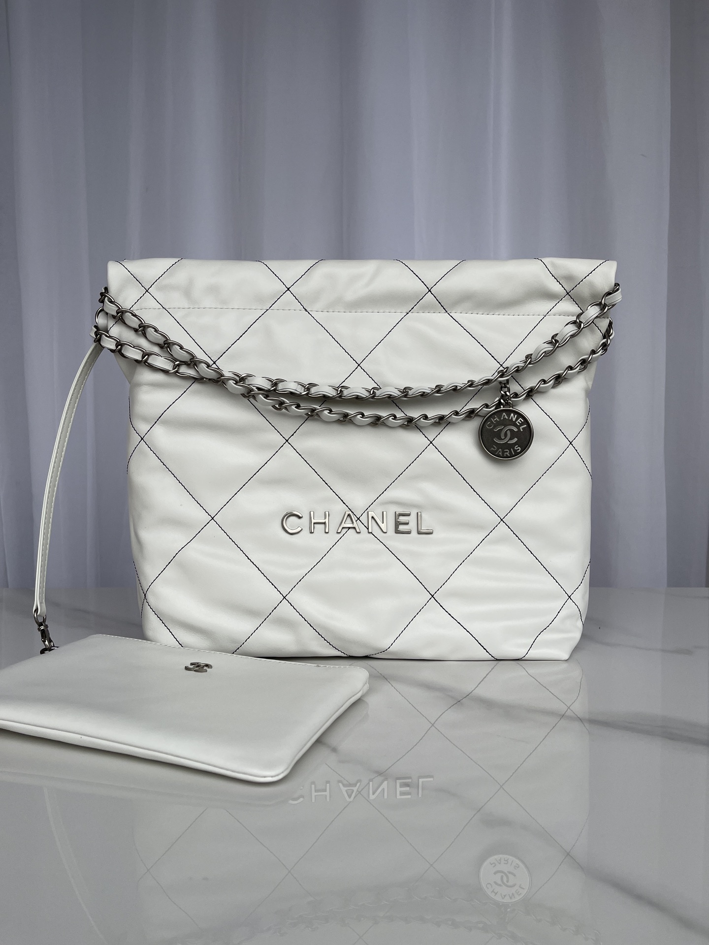Chanel型号:AS3260简介:原单质量经典之作华丽与气质的前沿是你意想不到的尊贵皮种:原单进口牛皮