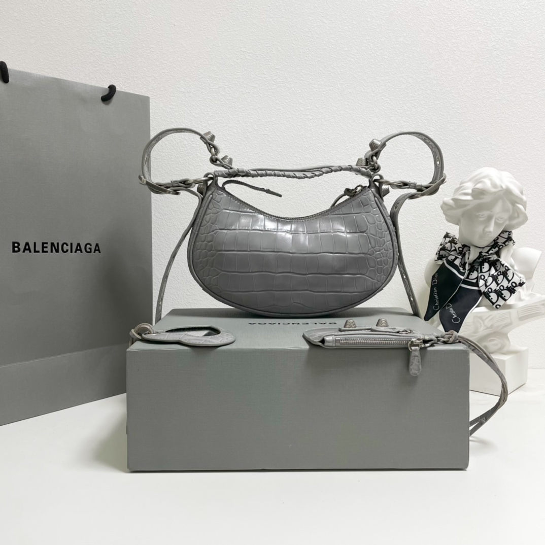 Balenciaga Classic Handcrafted Luxury Leather Shoulder Bag Ref 3