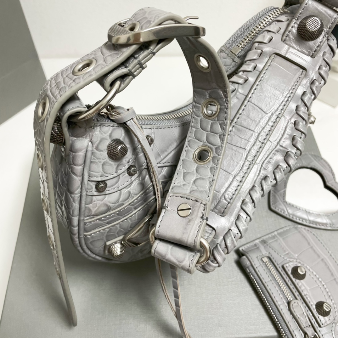 Balenciaga Classic Handcrafted Luxury Leather Shoulder Bag Ref 6