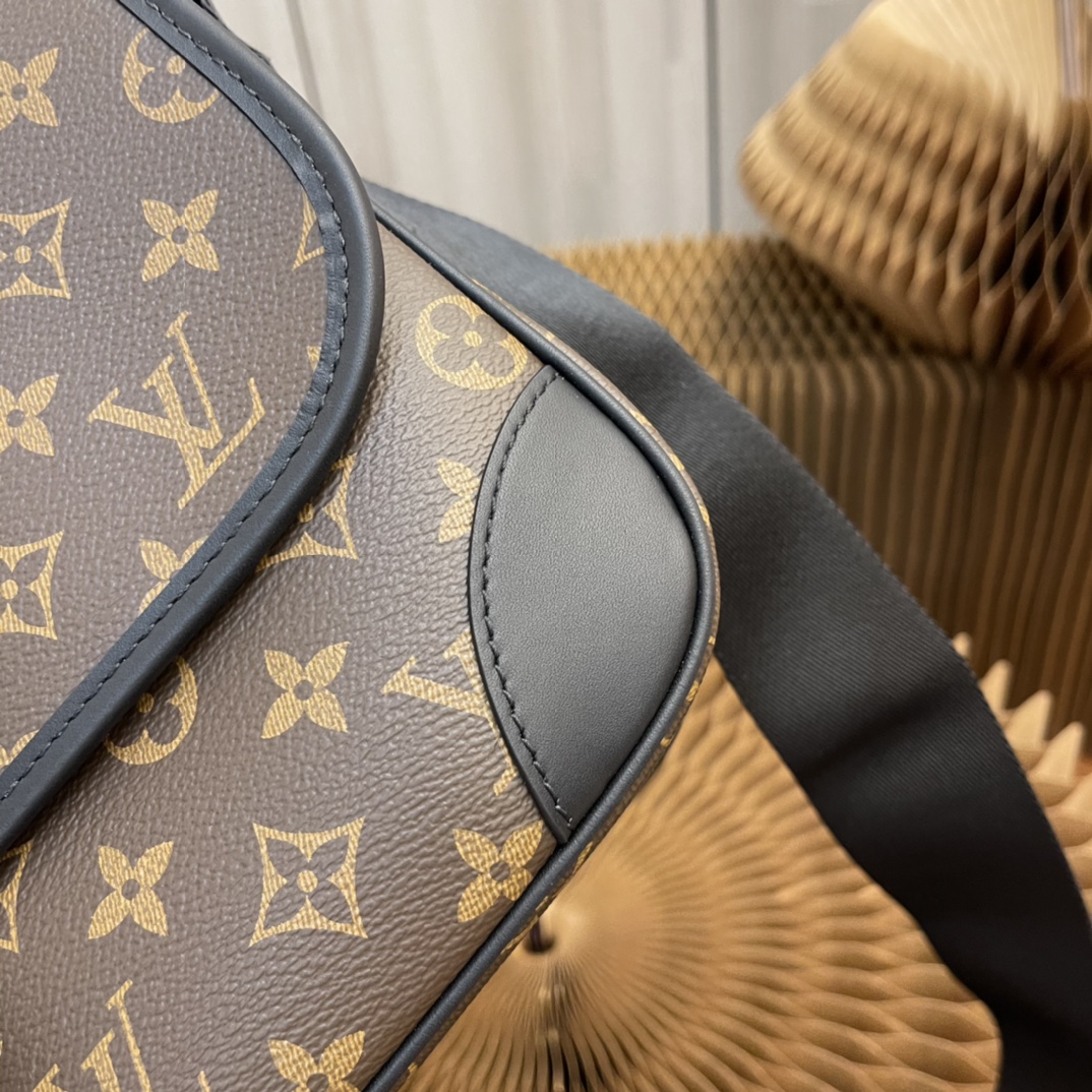 Louis Vuitton Haute Couture Classic Luxury Handbag Shoulder Crossbody 4