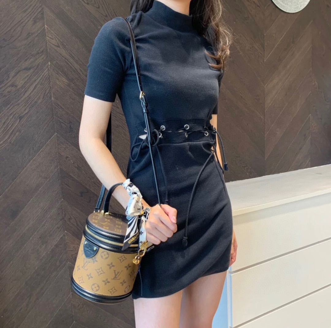 M43986 On-body look. - Bag 9