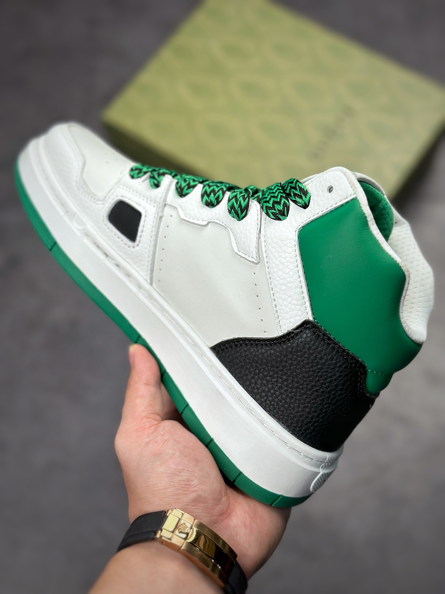 Overseas version of Gucci sports and leisure trend sneakers series