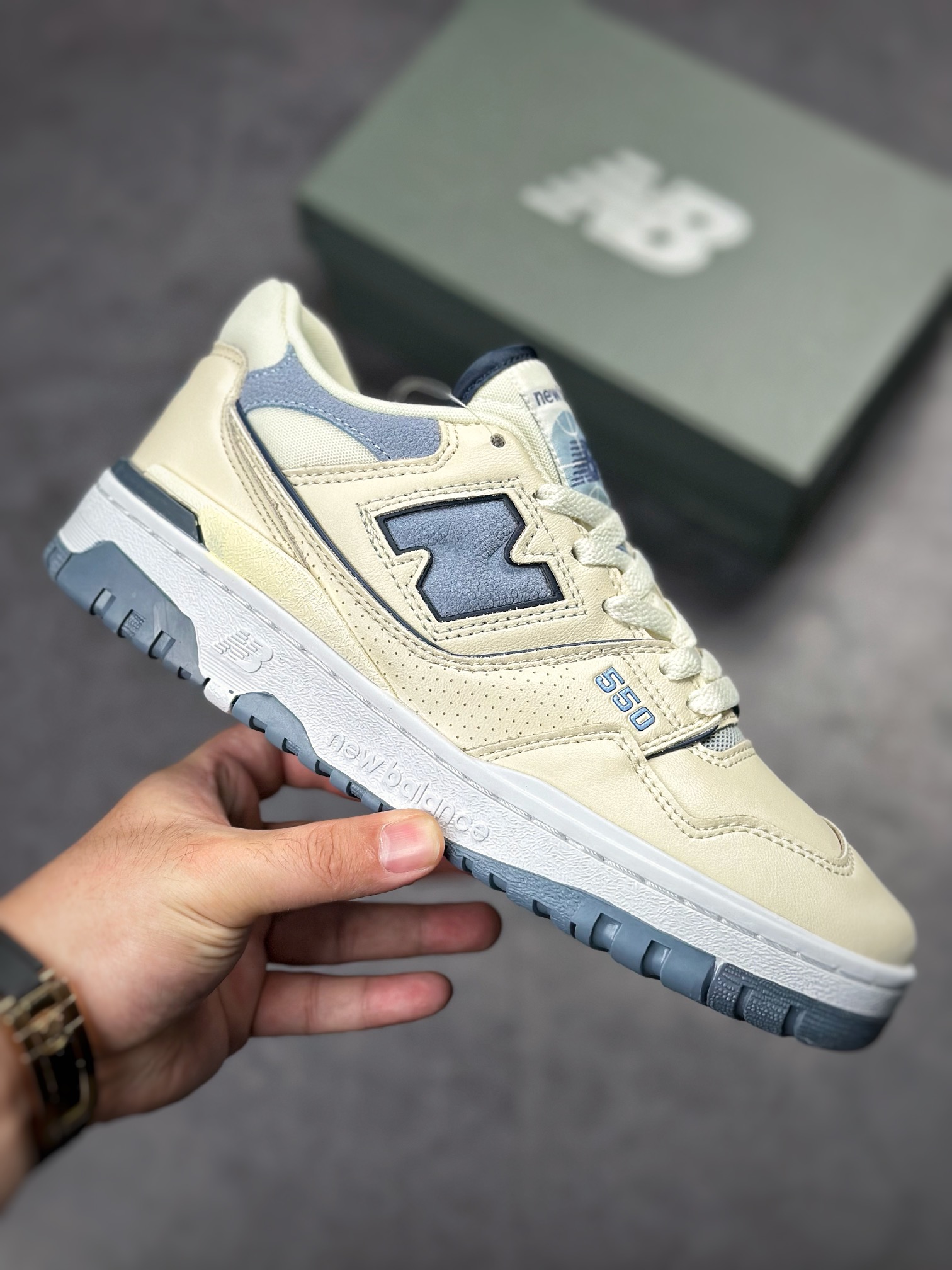 New Balance BB550 Retro Running Shoes Series Retro Casual Sports Jogging Shoes BB550PLA