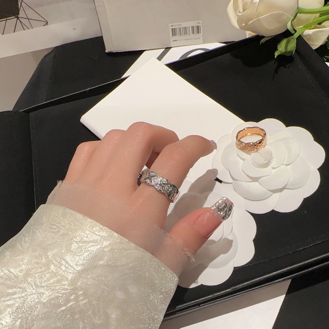 NO:631274,Small fragrant diamond ring, high quality in stock, small quantity, yardage, year-end special 88220, ring, Cartier high-end jewelry19860909小香菱格满钻戒指,高品质现货,数量不多,码数,年终特惠88220,,ring,卡迪亚高端饰品,Jewelry