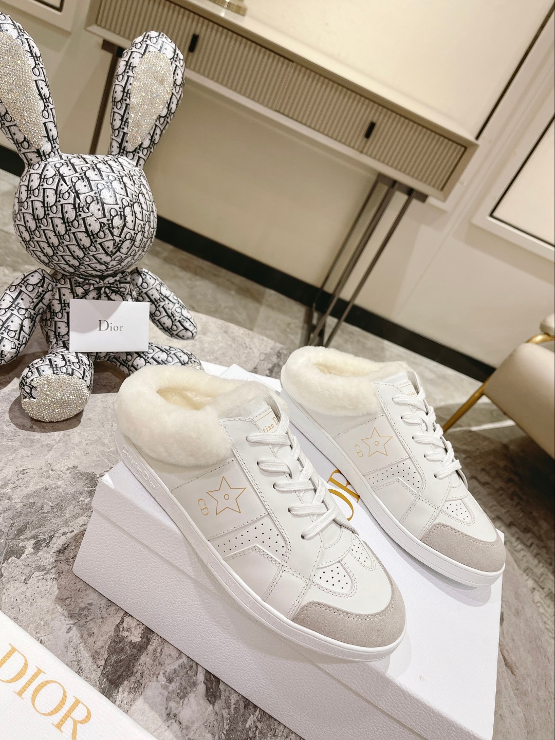 Dior Schoenen Pantoffels Kalfsleer Koeienhuid Wintercollectie