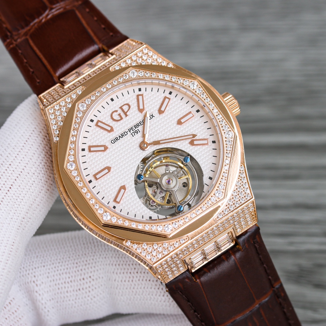NO:394314,MTF Carnival's latest masterpiece, top replica of the market. Girard-Perre-Perre-Perre-King and the watch king Patek Philippe have joined forces to launch the Middle East version of the super limited edition model, with only 88 pieces worldwide. G's first real tourbillon mechanical watch is released in the air!  True tourbillon movement, Girard-erregaux Laureato Chronograh Laurel Series Tourbillon watch!  1 'Adhering to tradition and outstanding innovation' took seven years to launch the LAUREATO series 99105-41-232-41A true tourbillon watch!  2 movement custom modified real tourbillon movement!  3 diameter 42 mm!  3 Power reserve 72 hours!  4 glass sapphire glass!  5 straps imported from Italy calfskin!  ,,tom ford,girard,patek philippe,cowhide19860909MTF 嘉年华最新力作 市场顶级复刻 芝柏与表王百达翡丽强强联手推出中东版超级限量款, 全球仅限88只,G第一款真陀飞轮机械腕表临空出世！真陀飞轮机芯,Girard-erregaux 芝.柏G Laureato Chronograh 桂冠系列陀飞轮腕表！ 1“秉承传统,卓越创新”耗时七年隆重推出芝.柏表LAUREATO系列99105-41-232-41A真陀飞轮腕表！ 2机芯定制改装真陀飞轮机芯！ 3直径42毫米！ 3动力储备72小时！ 4玻璃蓝宝石玻璃！ 5表带意大利进口小牛皮！,,tom ford,girard,patek philippe,cowhide,Watch
