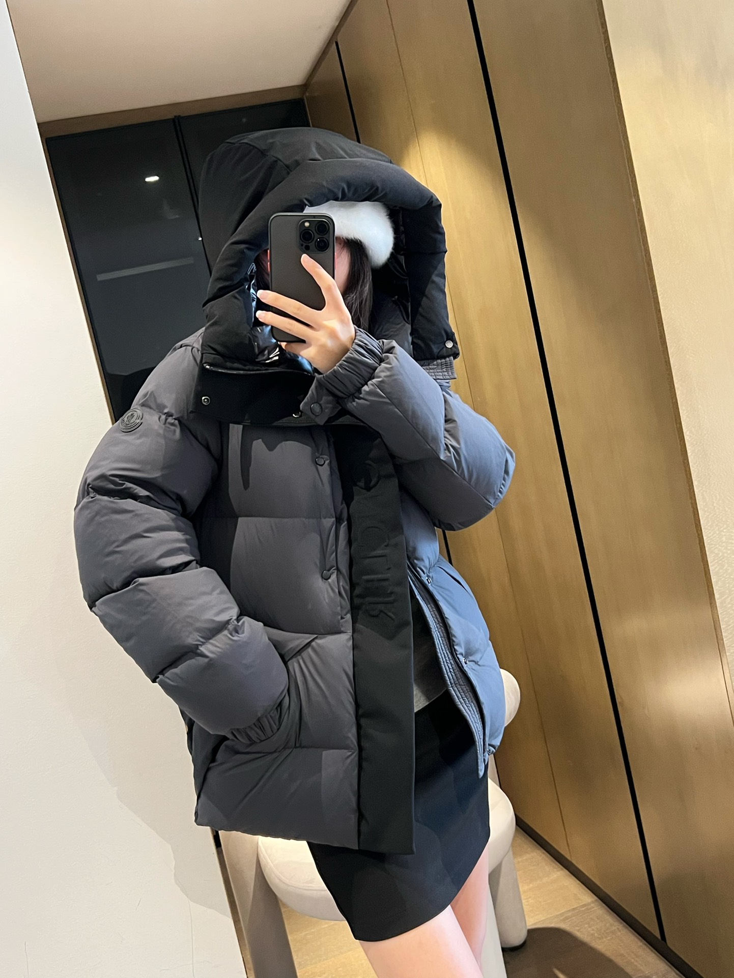 羽绒服-。 MC黑武士冬季爆款羽绒服 短款羽绒服浮雕门禁羽绒服面包服！磨砂利落色彩与剪裁打造干练姿态，身