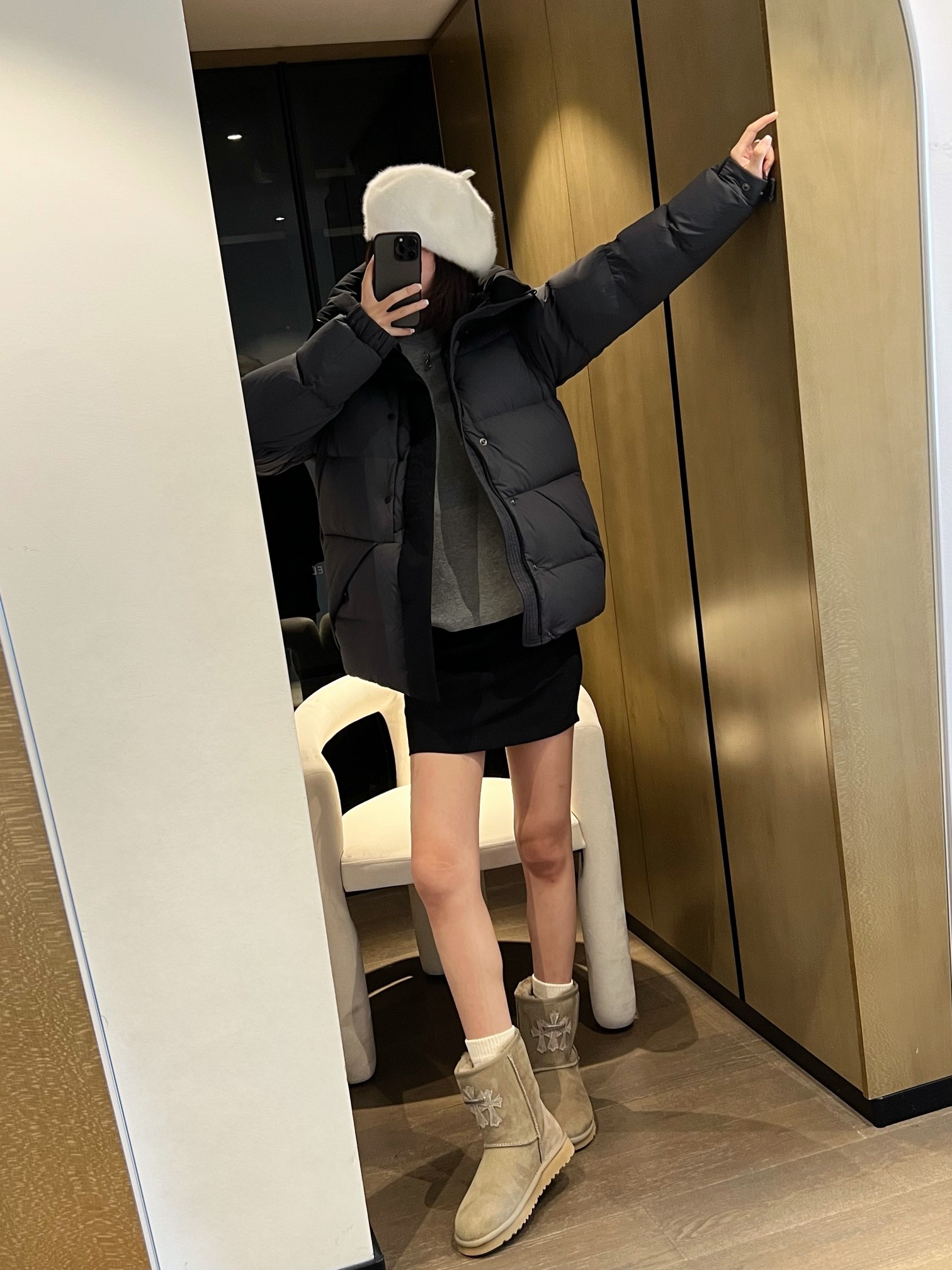 羽绒服-。 MC黑武士冬季爆款羽绒服 短款羽绒服浮雕门禁羽绒服面包服！磨砂利落色彩与剪裁打造干练姿态，身