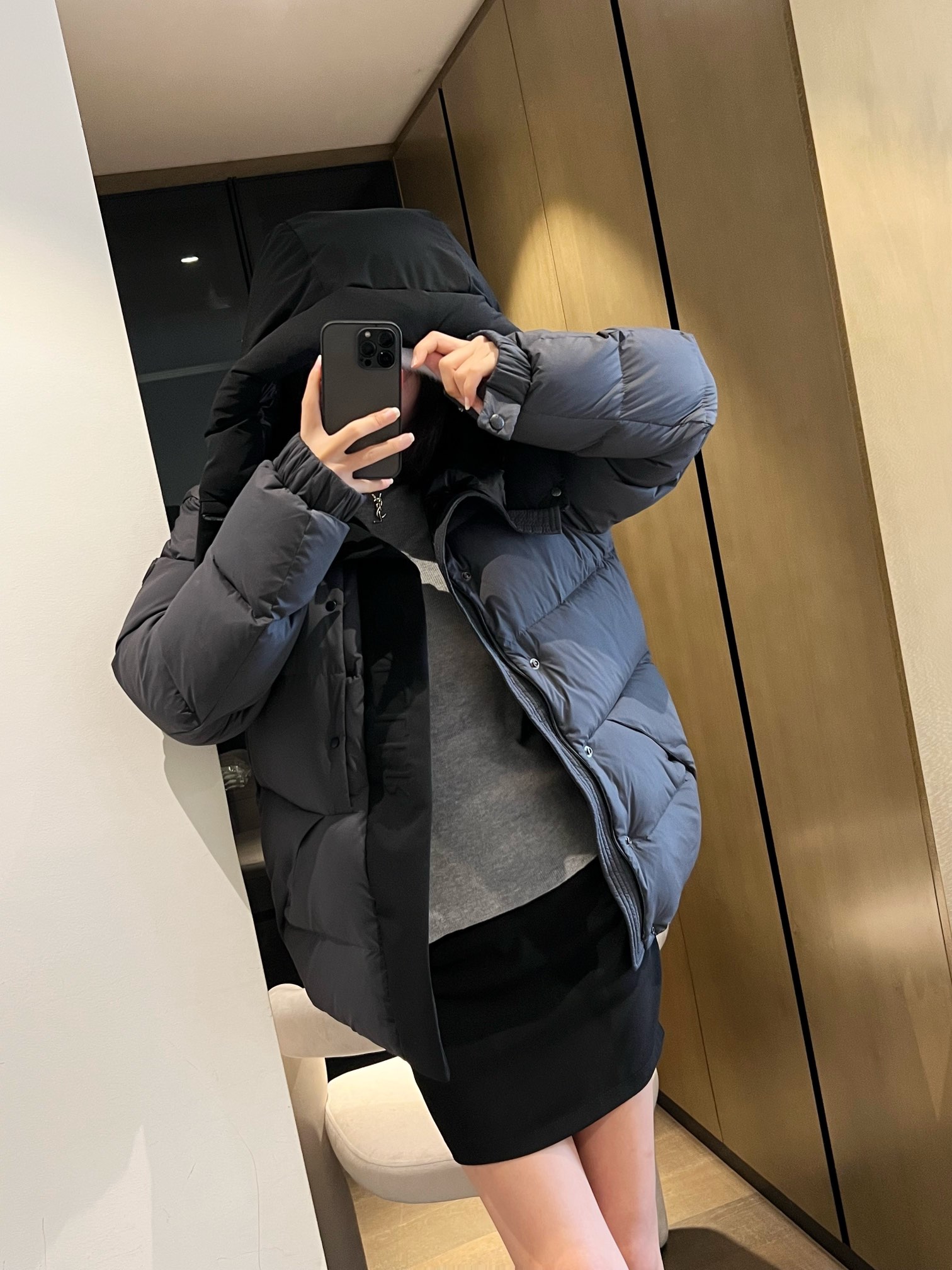 羽绒服-。 MC黑武士冬季爆款羽绒服 短款羽绒服浮雕门禁羽绒服面包服！磨砂利落色彩与剪裁打造干练姿态，身