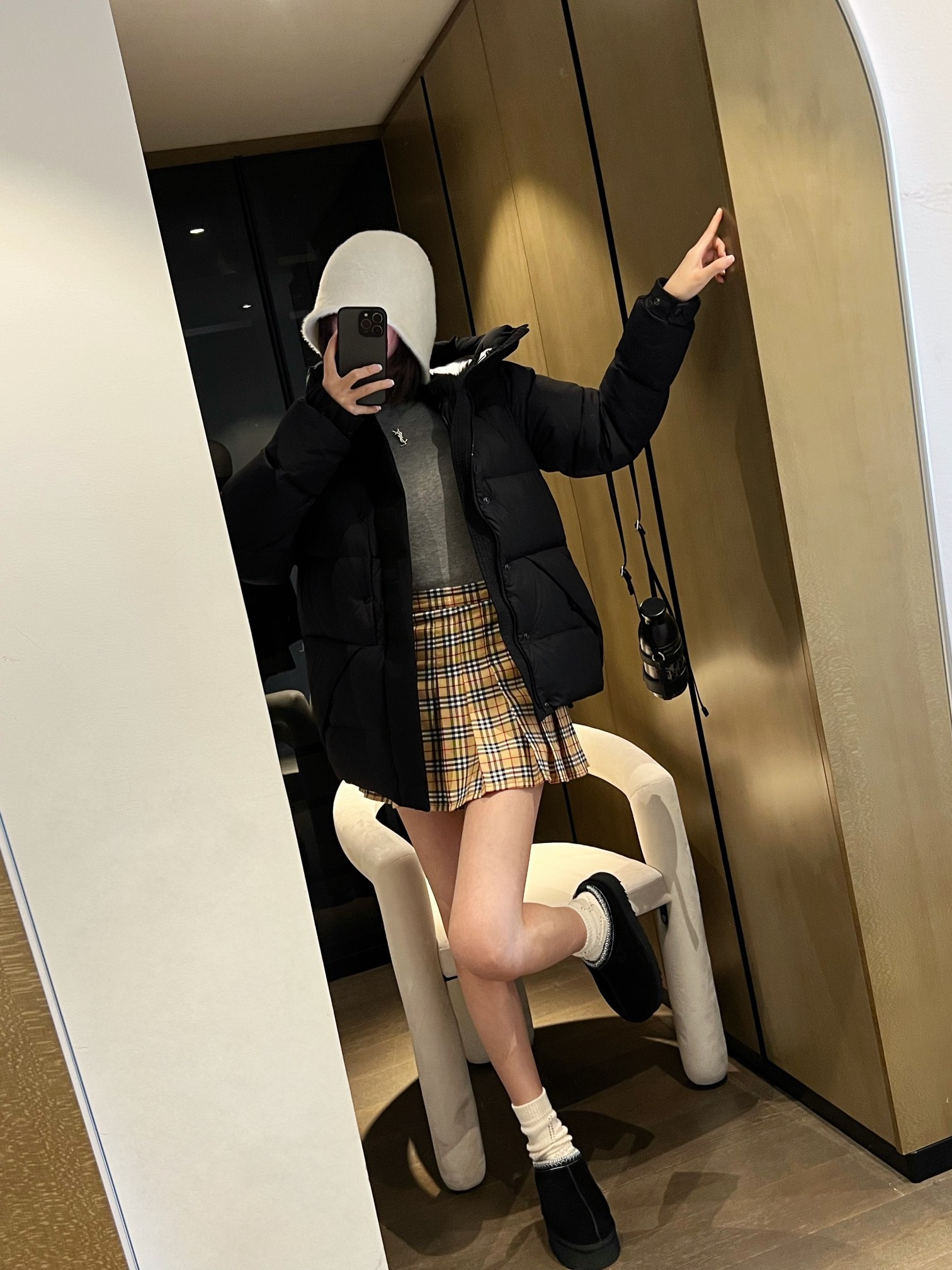 羽绒服-。 MC黑武士冬季爆款羽绒服 短款羽绒服浮雕门禁羽绒服面包服！磨砂利落色彩与剪裁打造干练姿态，身