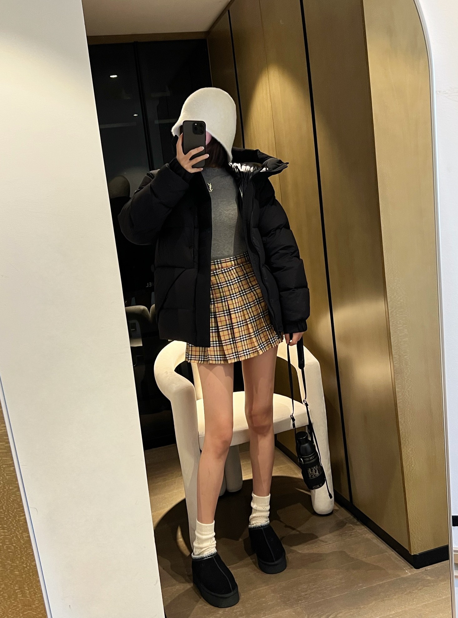 羽绒服-。 MC黑武士冬季爆款羽绒服 短款羽绒服浮雕门禁羽绒服面包服！磨砂利落色彩与剪裁打造干练姿态，身