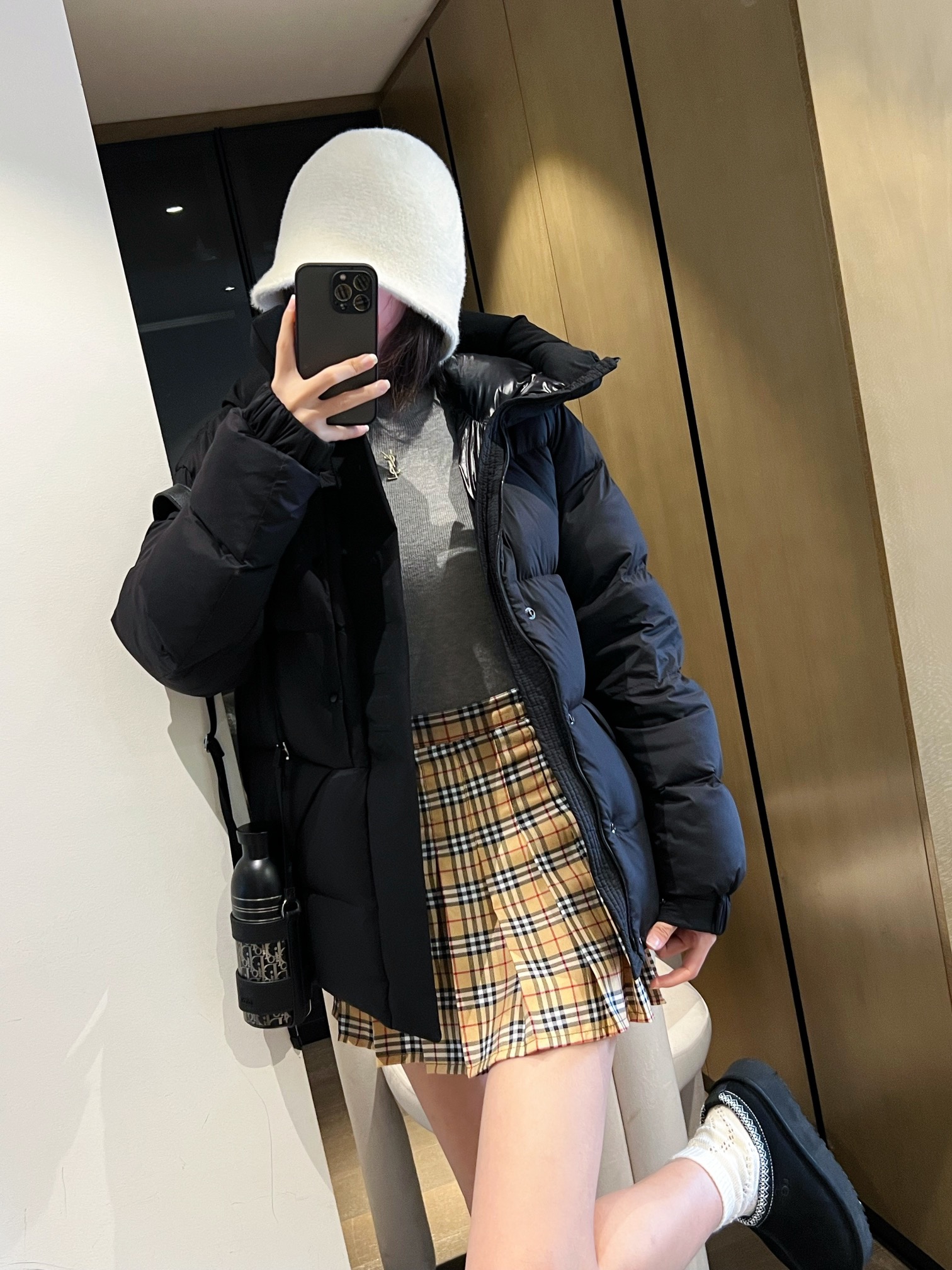 羽绒服-。 MC黑武士冬季爆款羽绒服 短款羽绒服浮雕门禁羽绒服面包服！磨砂利落色彩与剪裁打造干练姿态，身