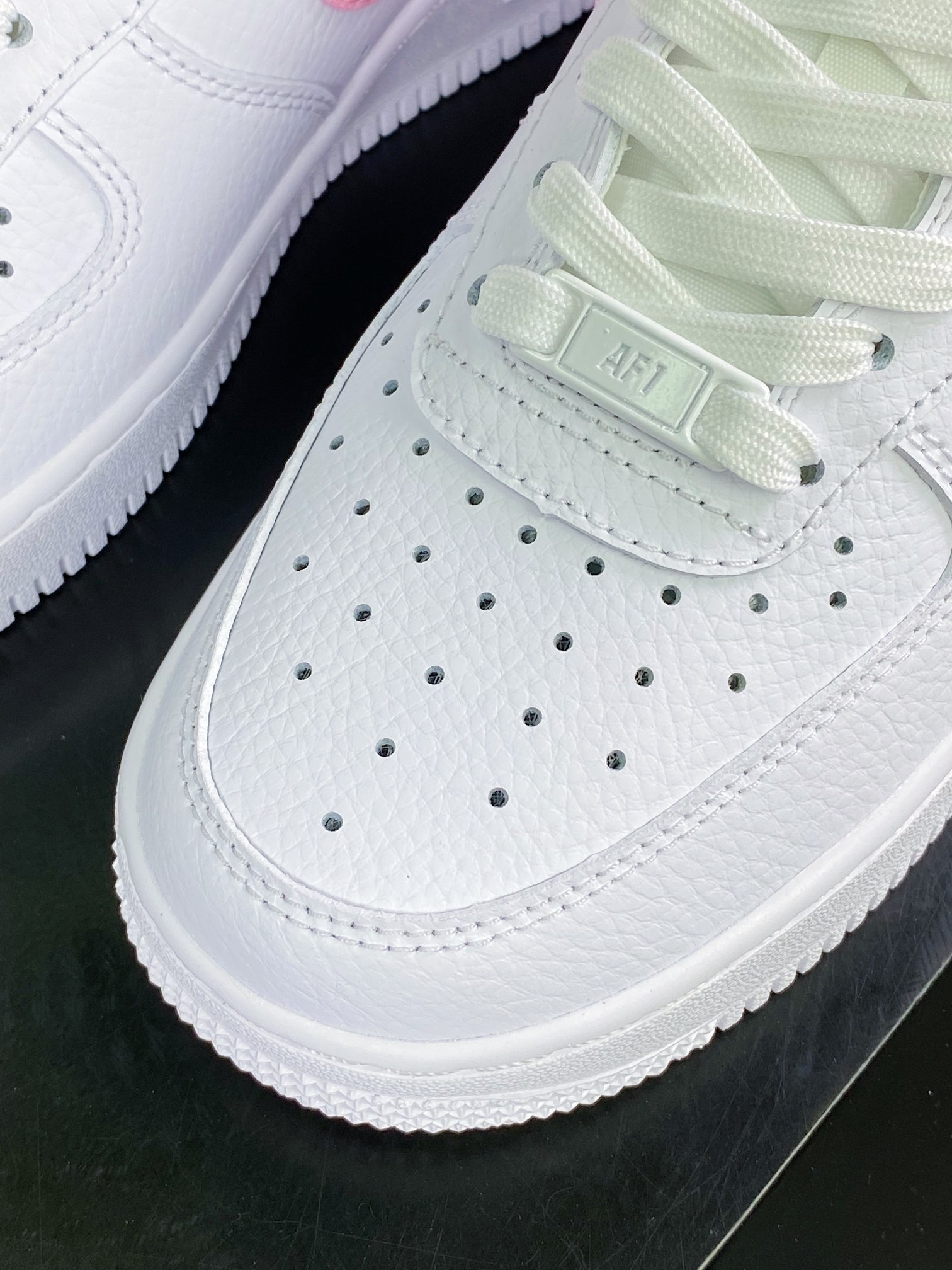 200 Air Force 1 Low '07”White/Grey Paisley”空军一号低帮“皮革白粉腰果花钩子”DJ9942-100